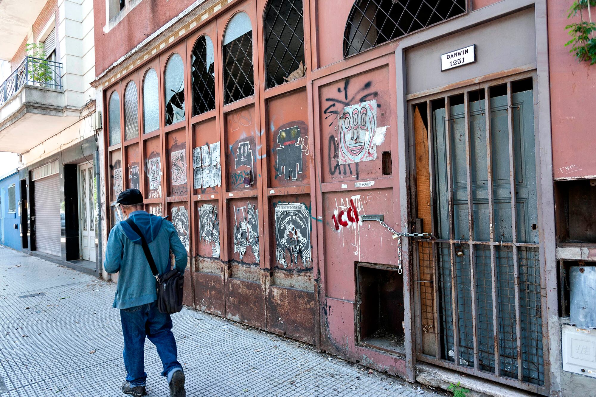 El frente del castillito