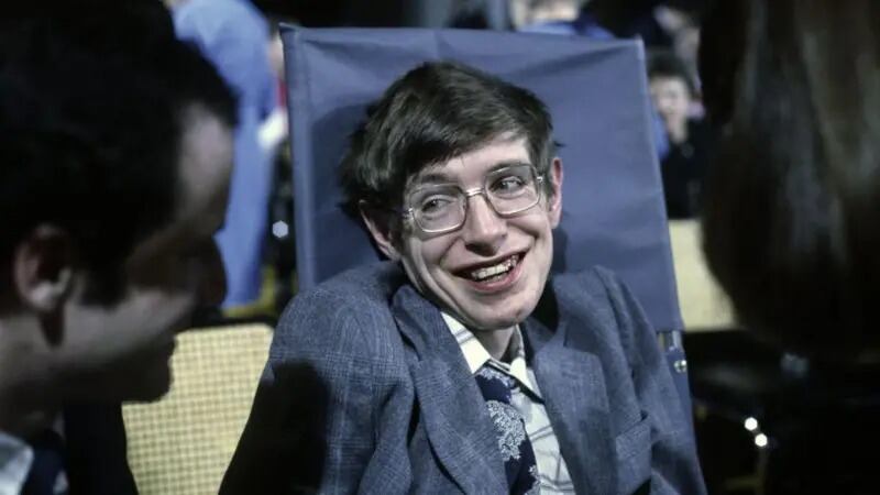 Stephen Hawking publicó en los años 70 la ecuación que hoy está en su tumba