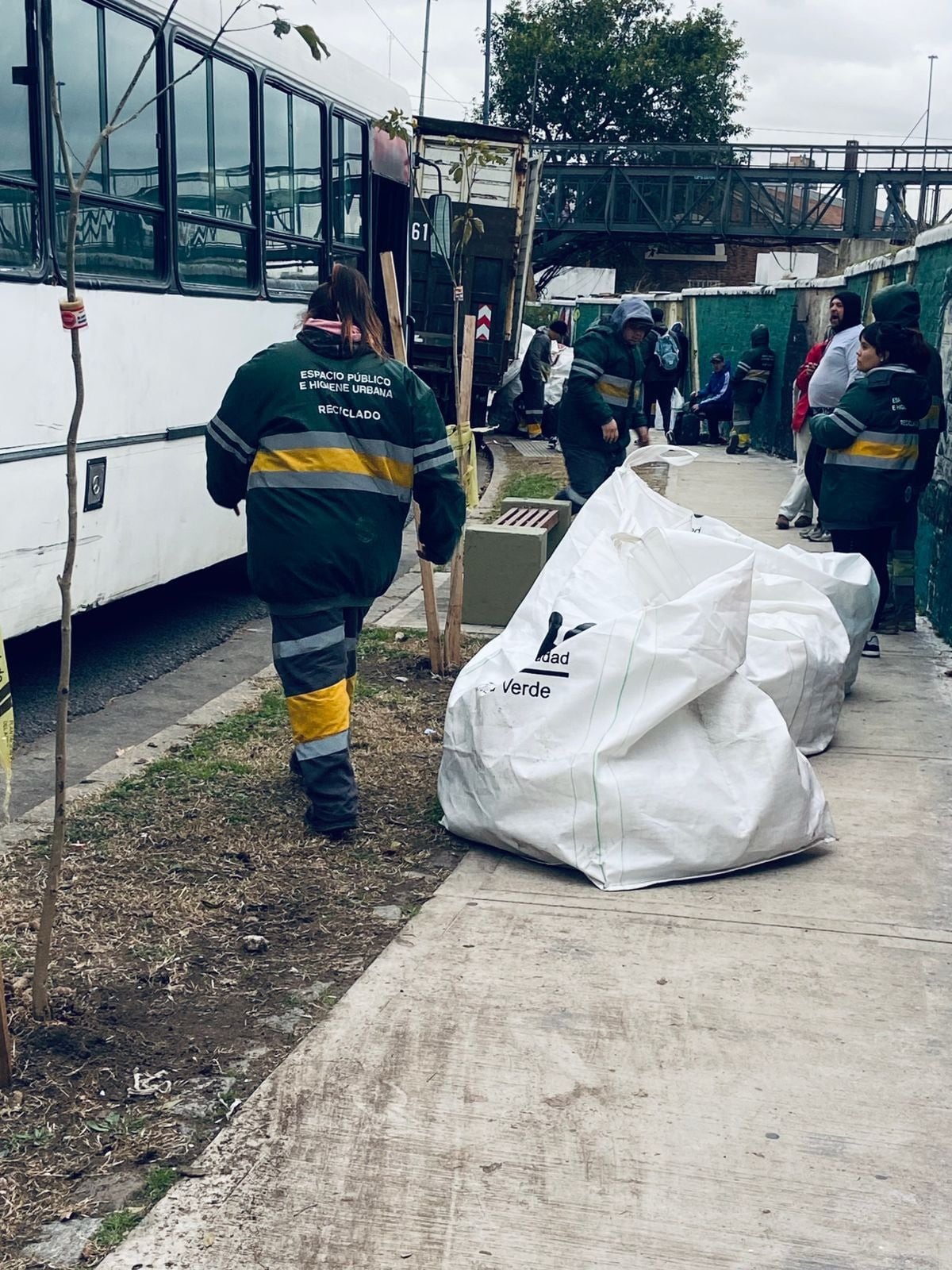 El traslado solo contemplaba a las cooperativas ligadas al dirigente Juan Grabois, según el Gobierno