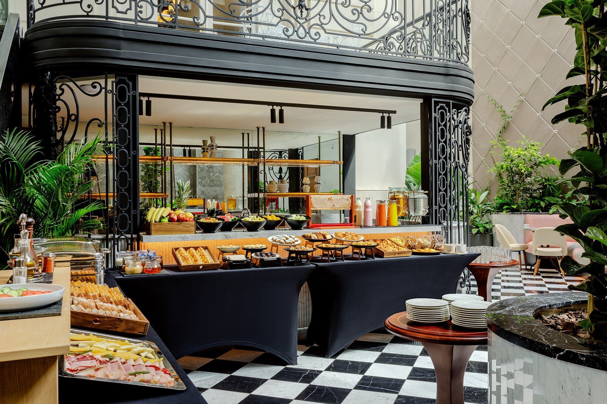 Salones escondidos, grandes chefs y nuevos restaurantes para descubrir