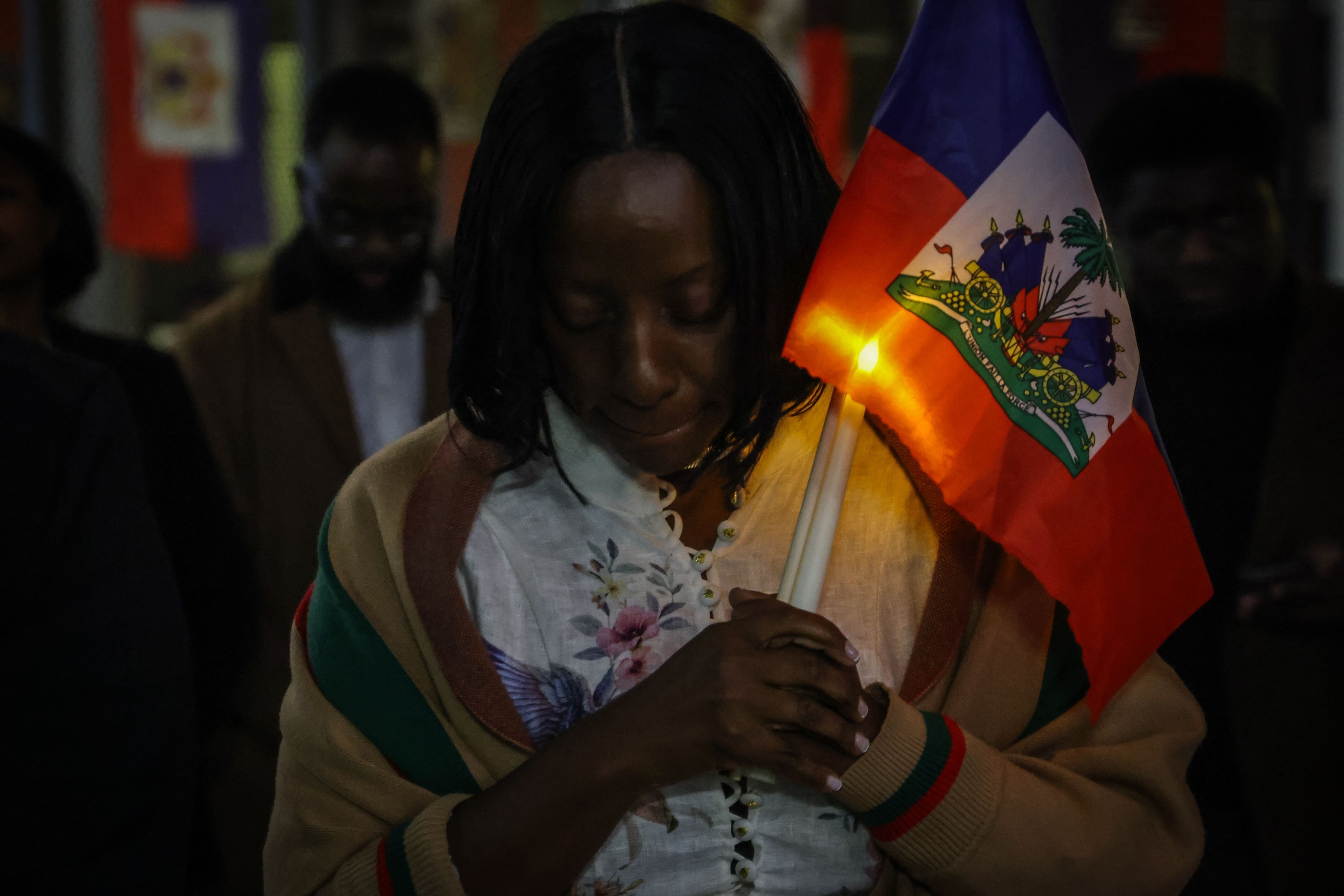 Un juez federal en Washington D.C. dictó el 2 de febrero de 2026 una suspensión indefinida a la terminación del TPS para Haití