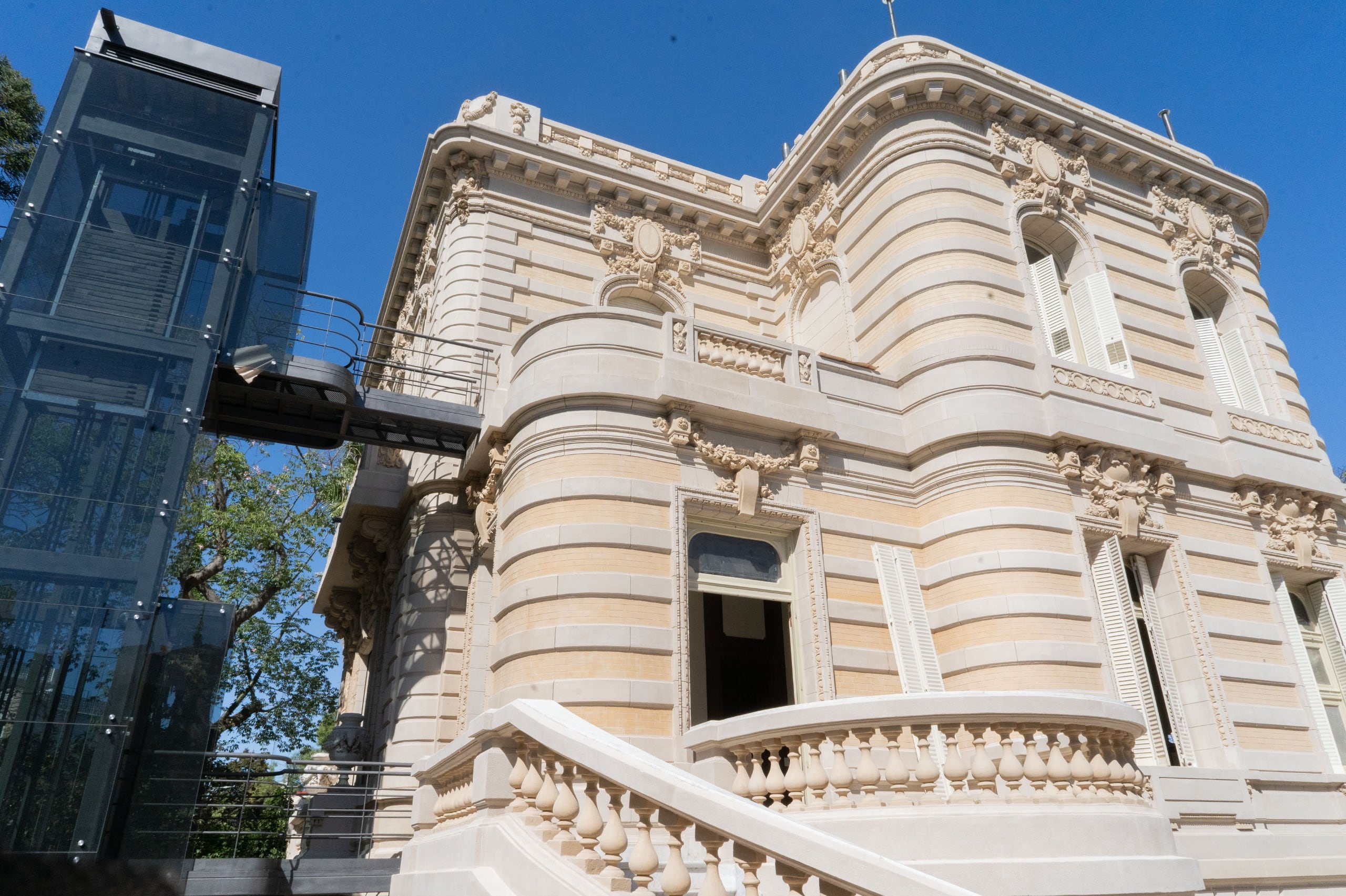 La mansión porteña construida a principio del 1900 que cayó en la decadencia y vuelve a abrir sus puertas