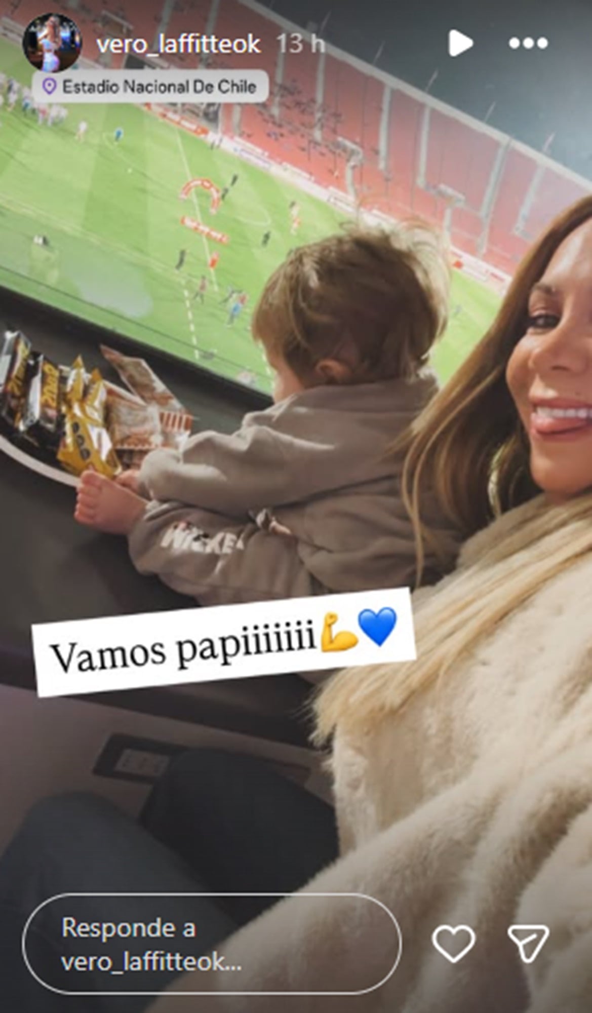 Verónica Laffitte se mostró con Joaquín Gago en la tribuna del Estadio Nacional de Chile
