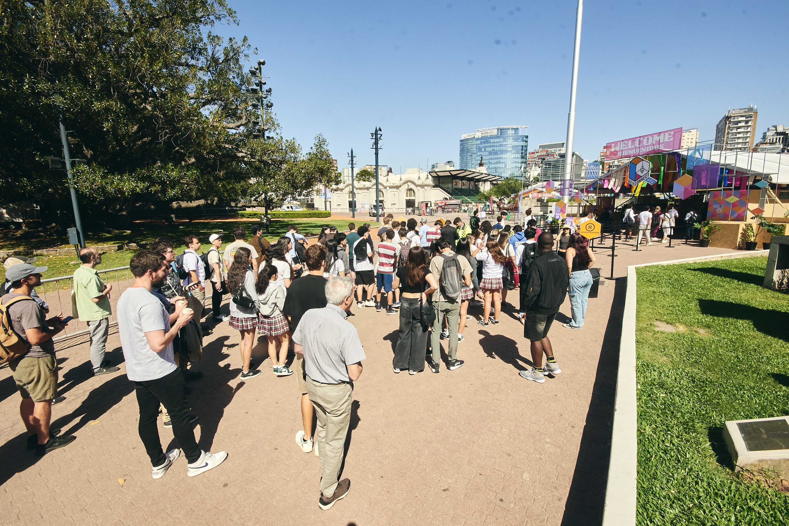 Devconnect vendió más de 19.200 entradas y las proyecciones de impacto en la economía local son de US$50 millones