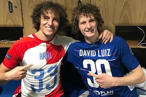 Cuando David Luiz conoció a "David Luiz": la foto más viral de la Europa League