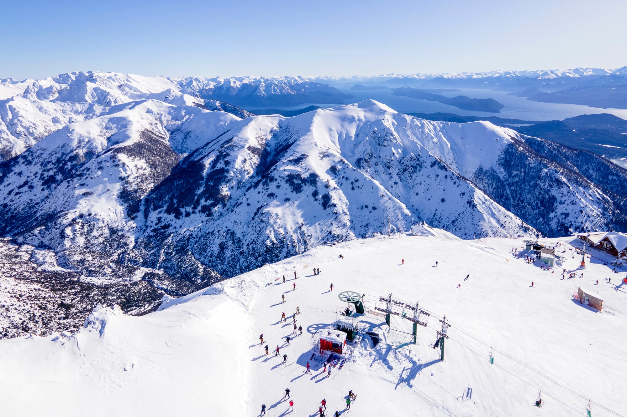 Esquí 2026: centro por centro, las novedades de una temporada que apuesta por la nieve artificial 6 En Cerro Catedral hace cuatro años vienen realizando una fuerte inversión en el sistema de fabricación de nieve compuesto por 40 cañones