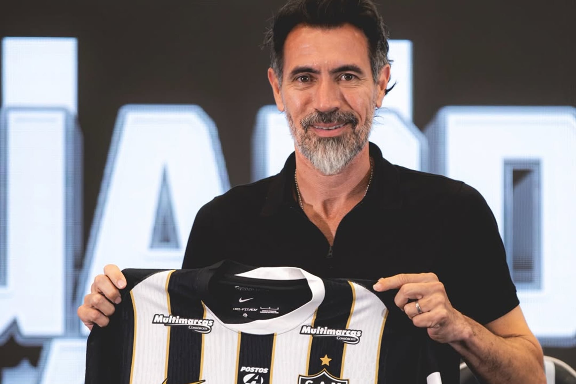 Eduardo Domínguez fue presentado como DT de Atlético Mineiro y enseguida dirigió su primer práctica