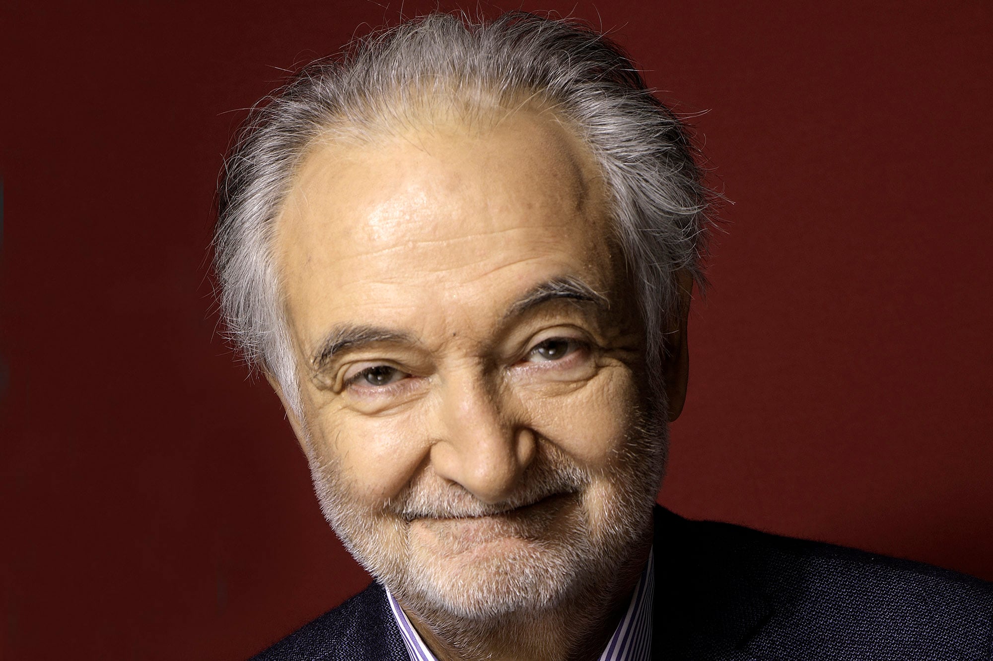 Jacques Attali: “La regla histórica muestra que cuando dos potencias se pelean, siempre es la tercera la que gana”