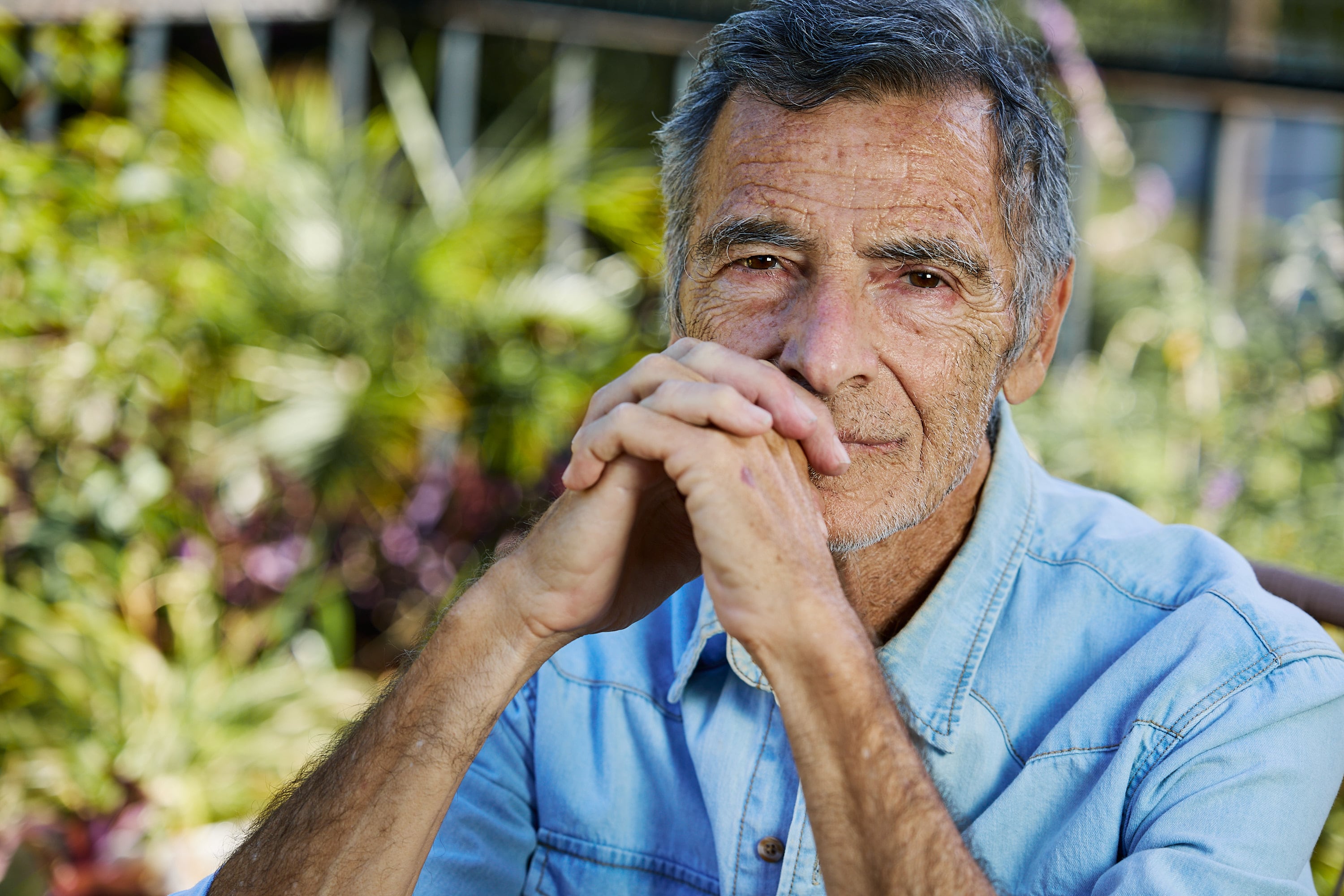 Gustavo Garzón reflexiona sobre el amor a los 70, repasa su carrera y habla sobre el trabajo que lo marcó