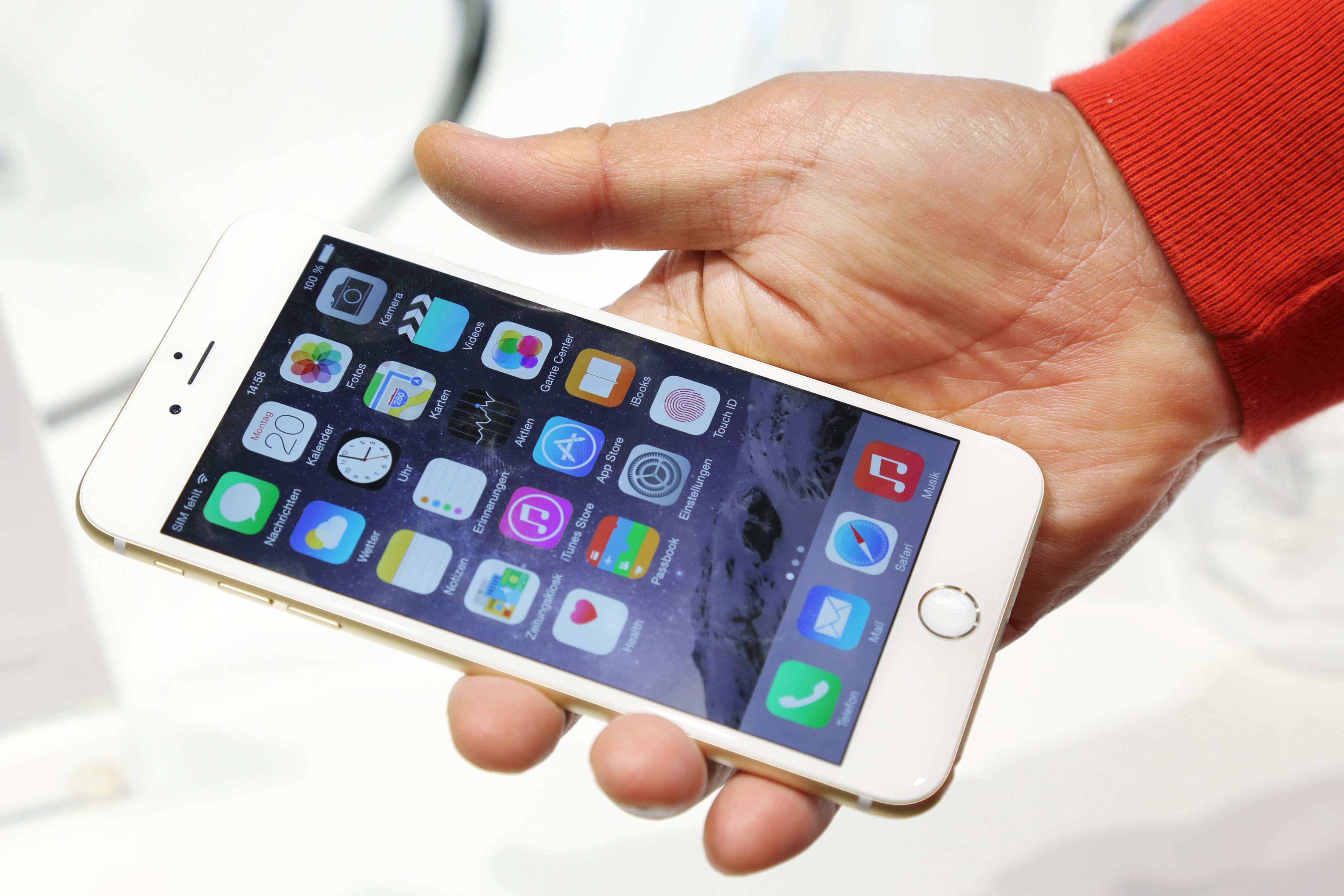 Apple indemnizará a usuarios de Argentina por una baja en el rendimiento del iPhone: quiénes pueden reclamar y cuánto cobrarán