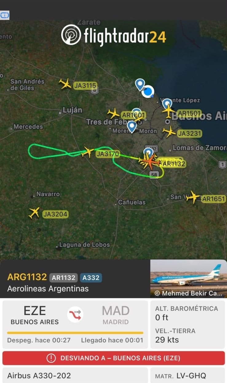 El episodio se registró en el vuelo de Aerolíneas Argentinas que viajaba a Madrid con 225 pasajeros y debió regresar a Ezeiza tras detectarse una falla en uno de sus motores
