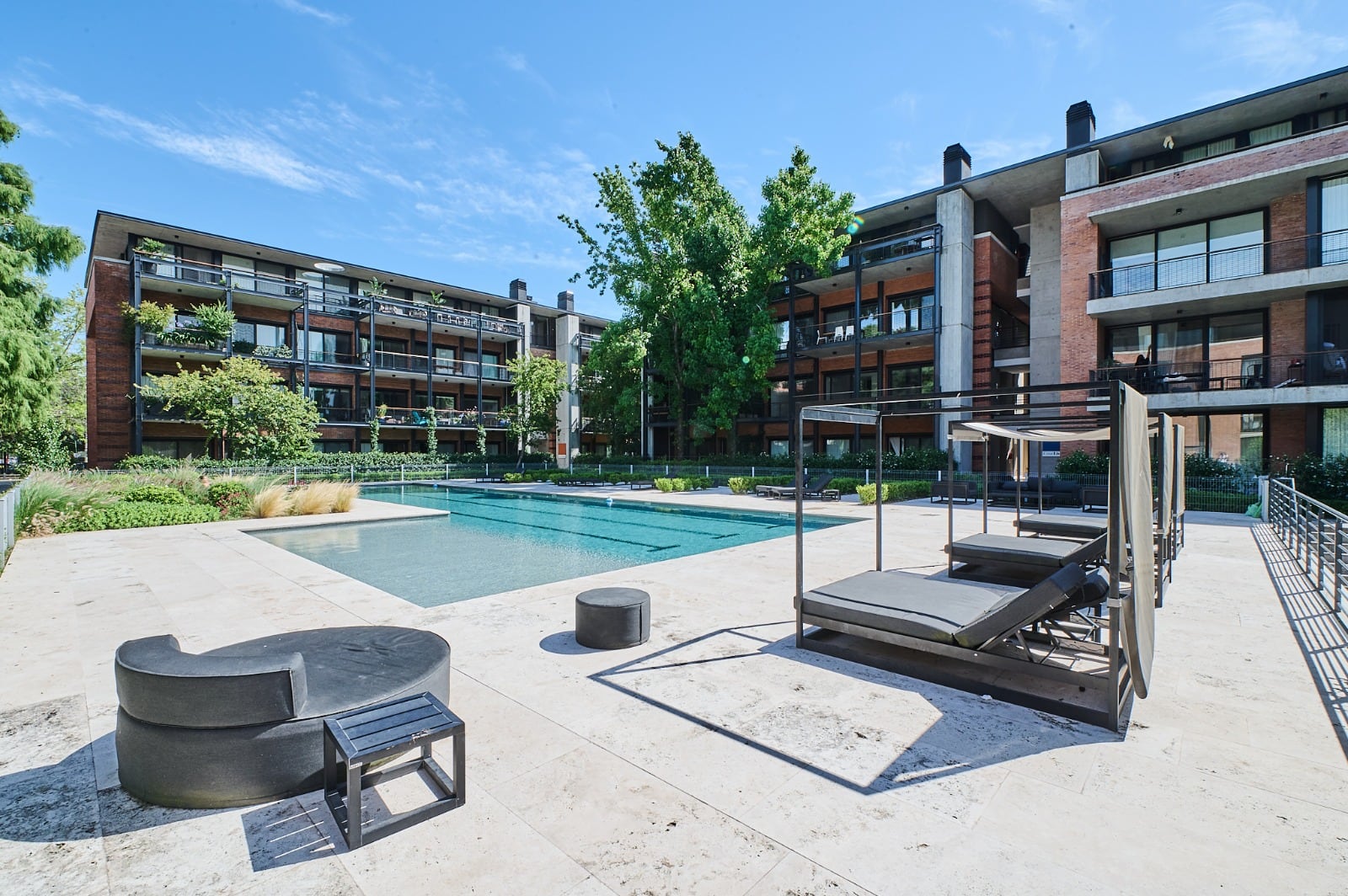 El proyecto consta de ocho edificios con unidades de uno, dos y tres ambientes