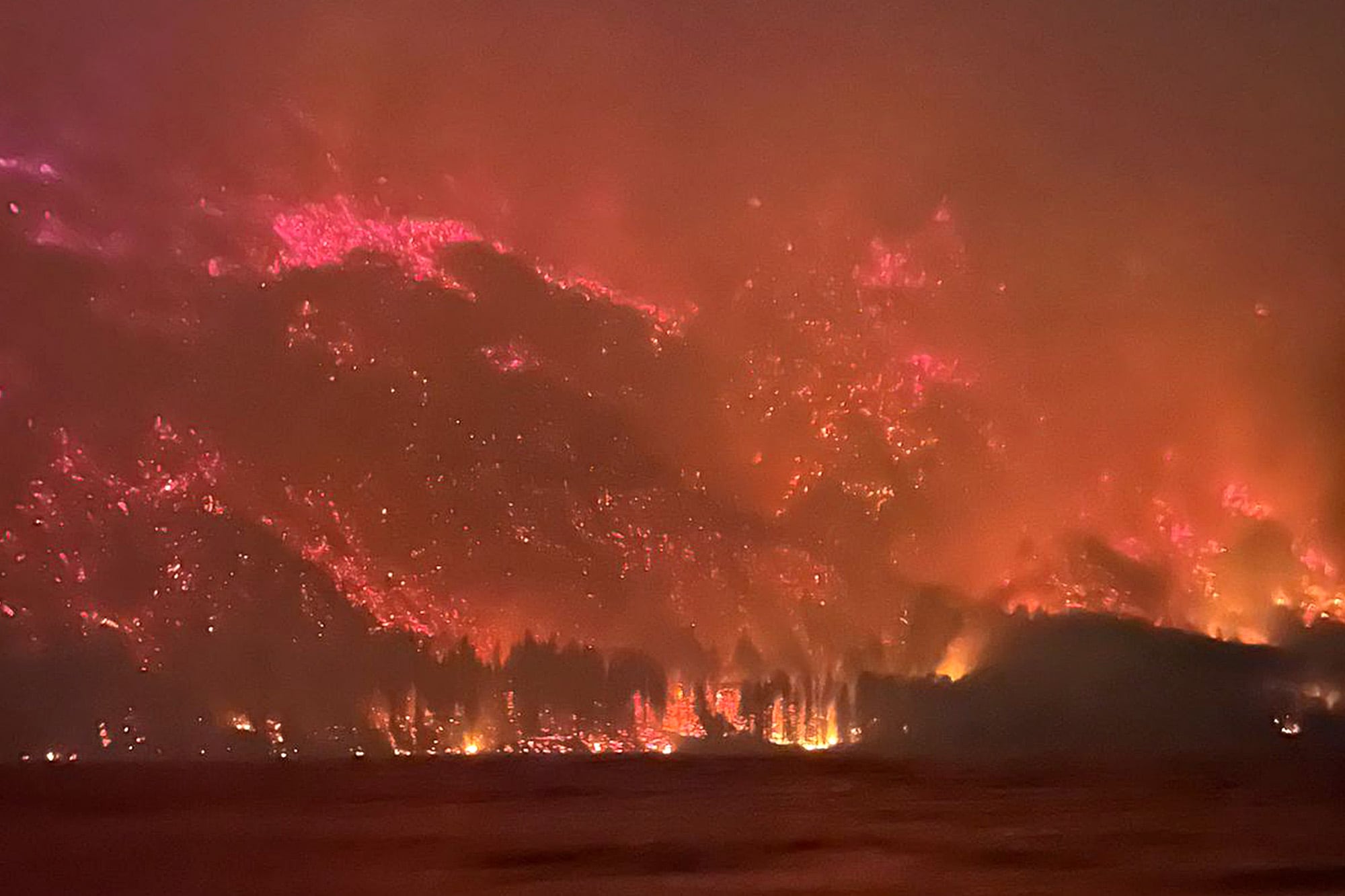 A casi tres meses del inicio, declaran extinguido uno de los incendios más devastadores de la Patagonia