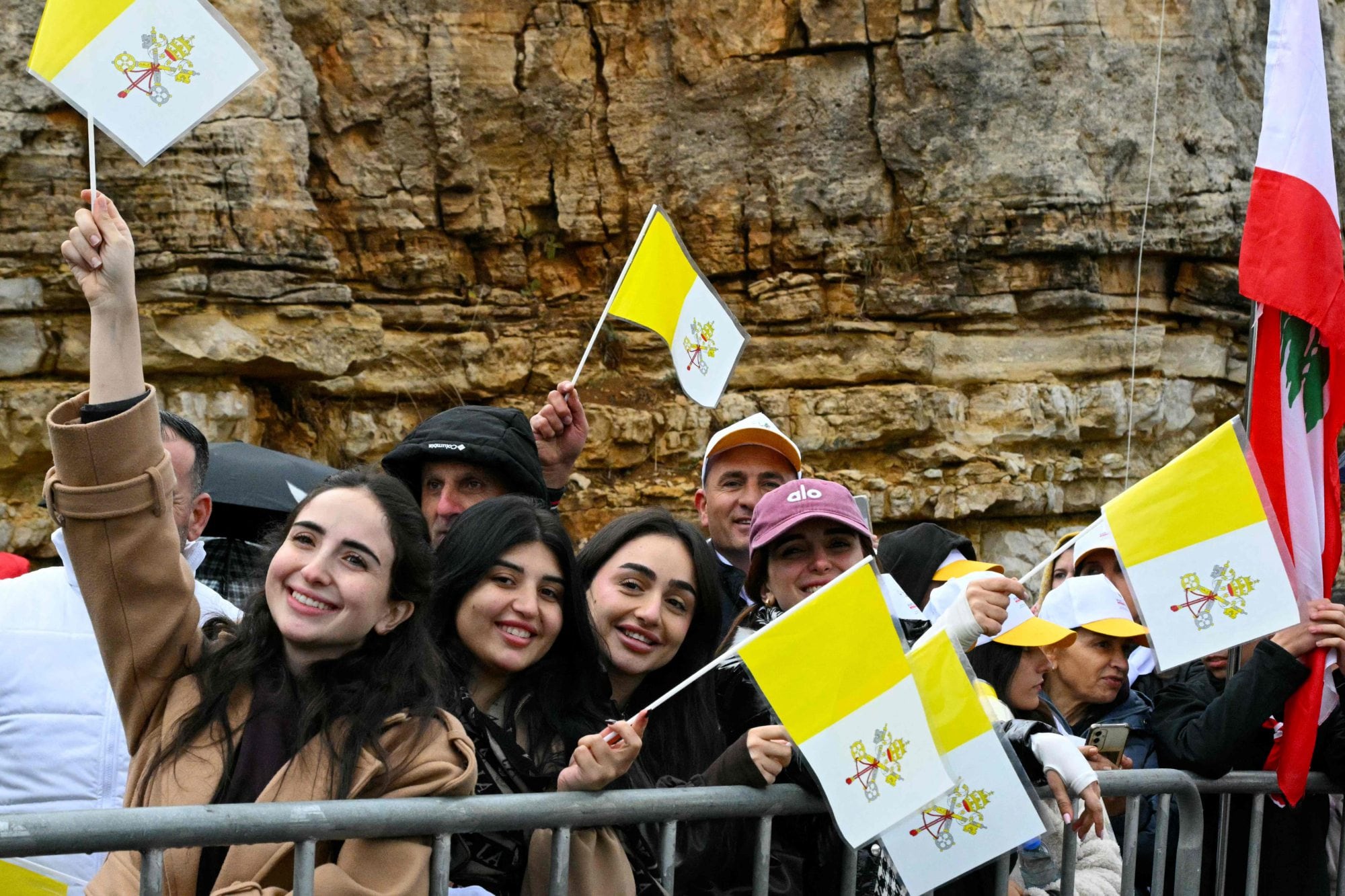 En medio de la guerra, el Líbano vivió un día de fiesta por el papa León, pero teme por el día después