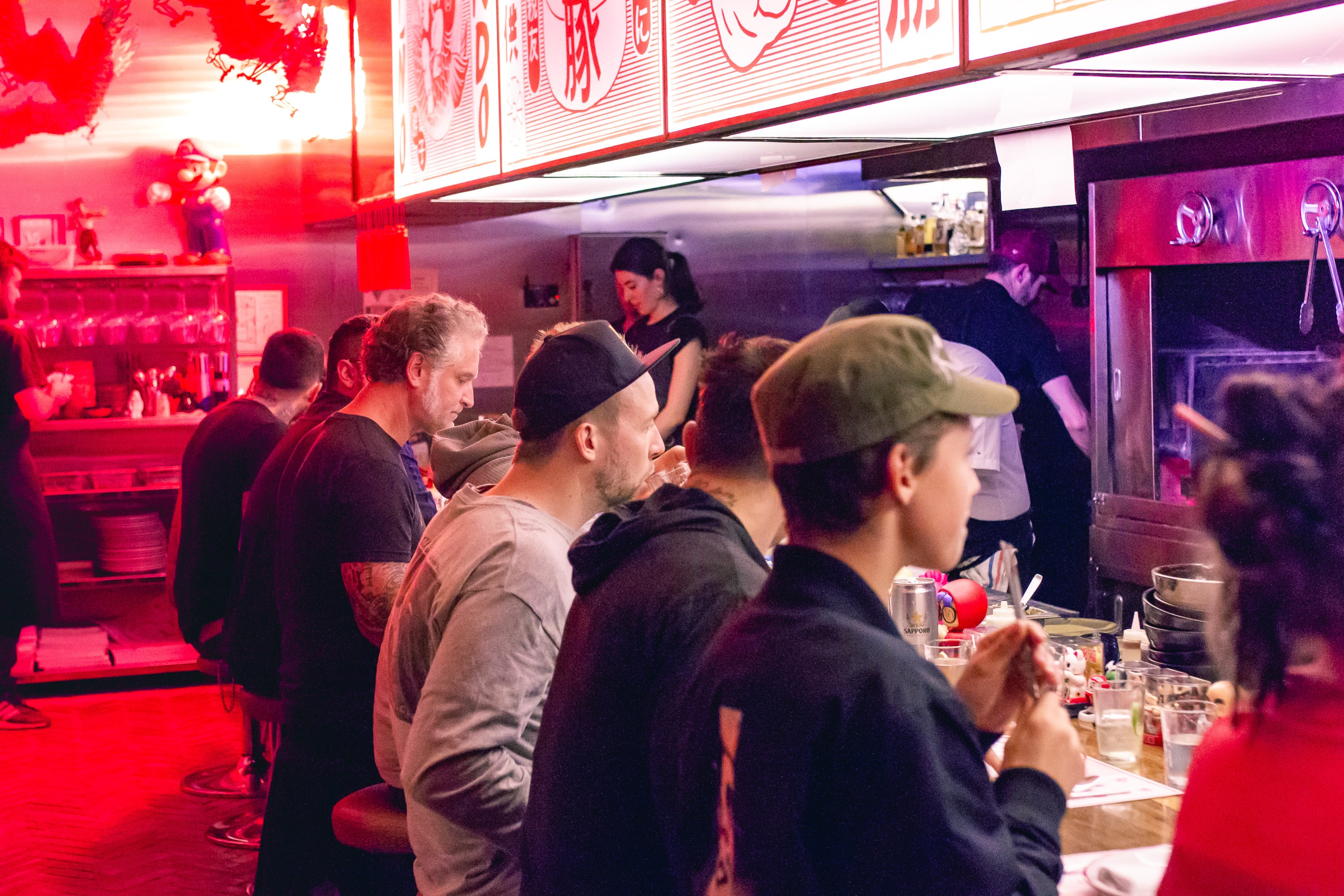 La barra de Niño Gordo, ambientada como en Asia