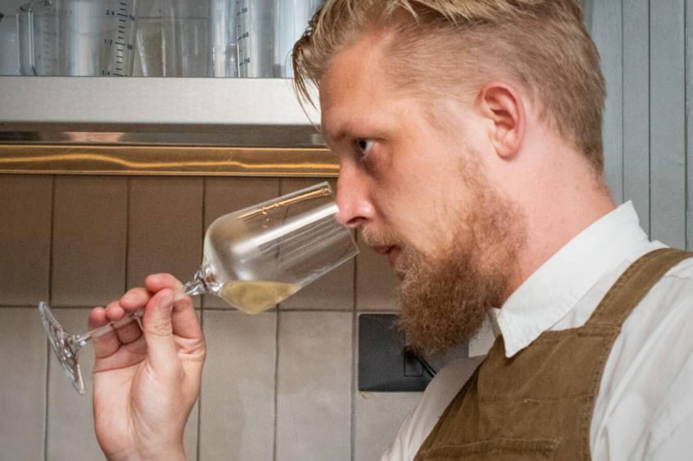 Bertil halló su pasión y el dinamismo que buscaba; combinó su pasión por servir con su amor por el vino