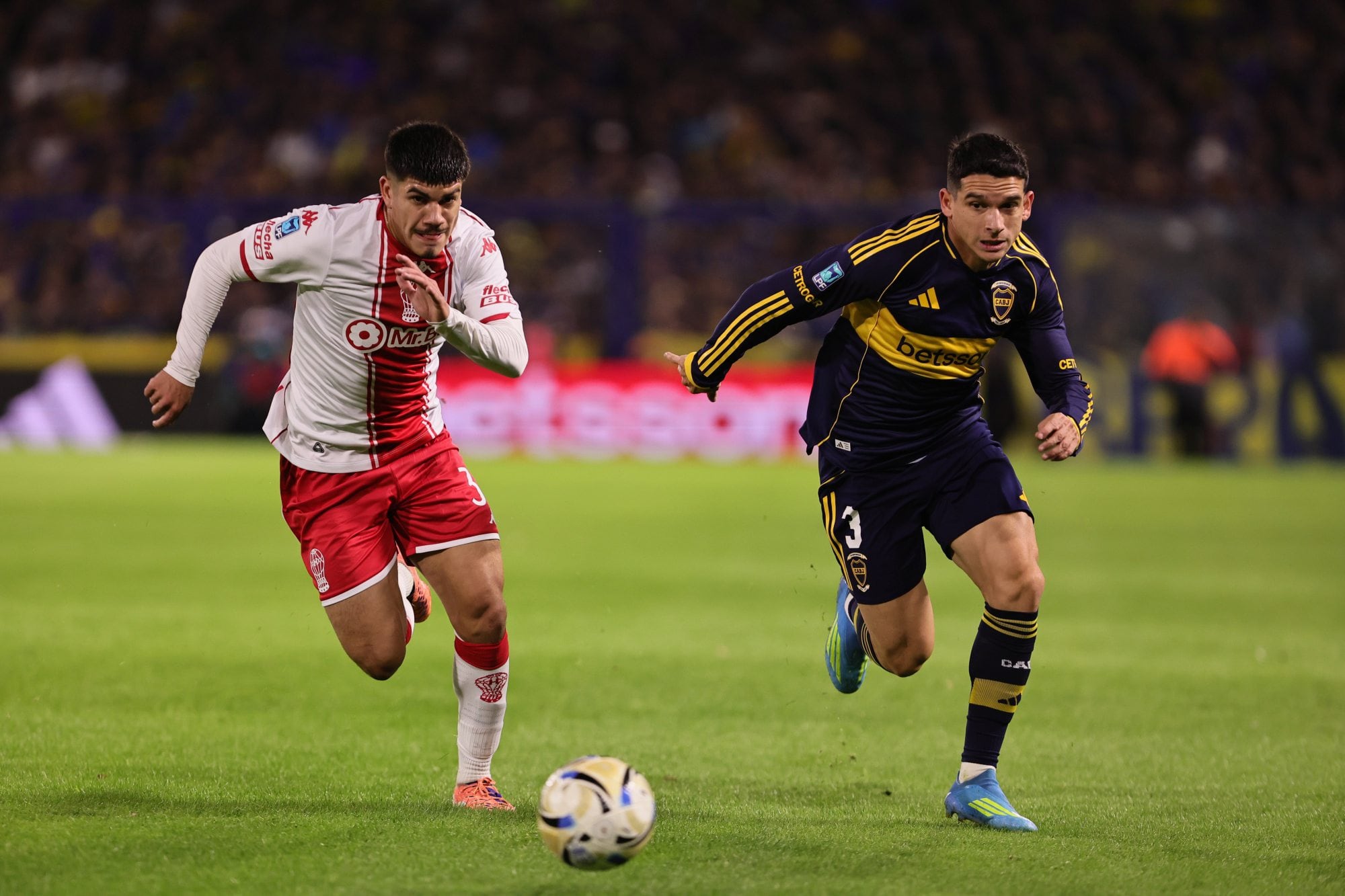 Boca vs. Huracán, en vivo, por los octavos de final del Torneo Apertura 11 Lautaro Blanco y Ignacio Campo corren la pelota