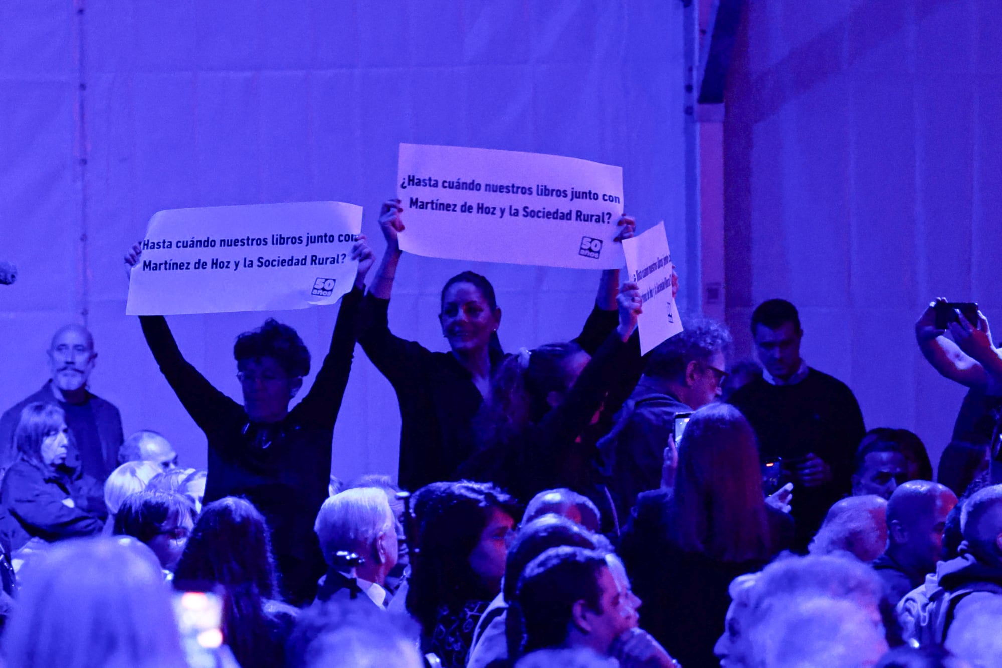 Avelluto, exministro de Cultura, habló sobre los silbidos contra Leonardo Cifelli y la tensión en la apertura de la Feria del Libro: “Monopolio del autoritarismo” 6 Acción en el público mientras hablaba el secretario de Cultura de la Nación, Leonardo Cifelli