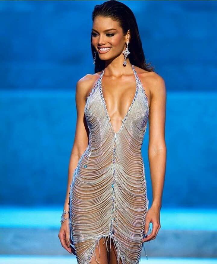 Zuleyka Rivera, puertorriqueña coronada como Miss Universo 2006 (Facebook/Anaileth Granado)