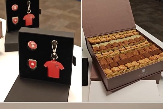 La selección de Jordania dejó regalos y una carta de despedida antes de enfrentar a Argentina