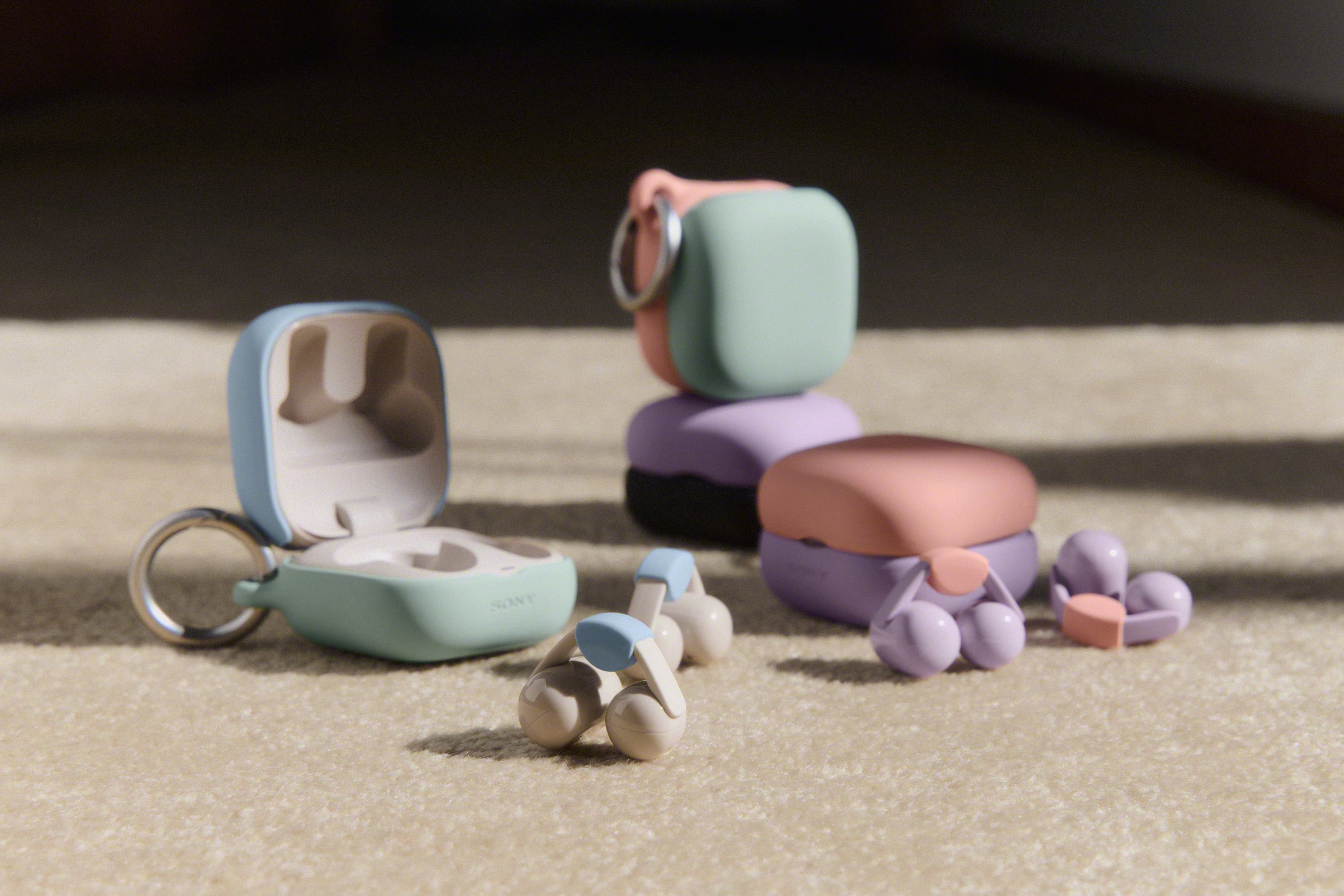 Sony presentó sus auriculares de diseño abierto LinkBuds Clip, con forma de C, que se enganchan al cartílago de la oreja