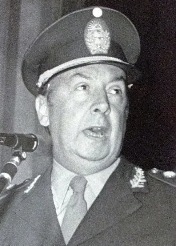 Tras el golpe del 24 de marzo de 1976, el régimen encabezado por Jorge Rafael Videla lo designó comandante del Primer Cuerpo de Ejército, una de las áreas militares más importantes del país