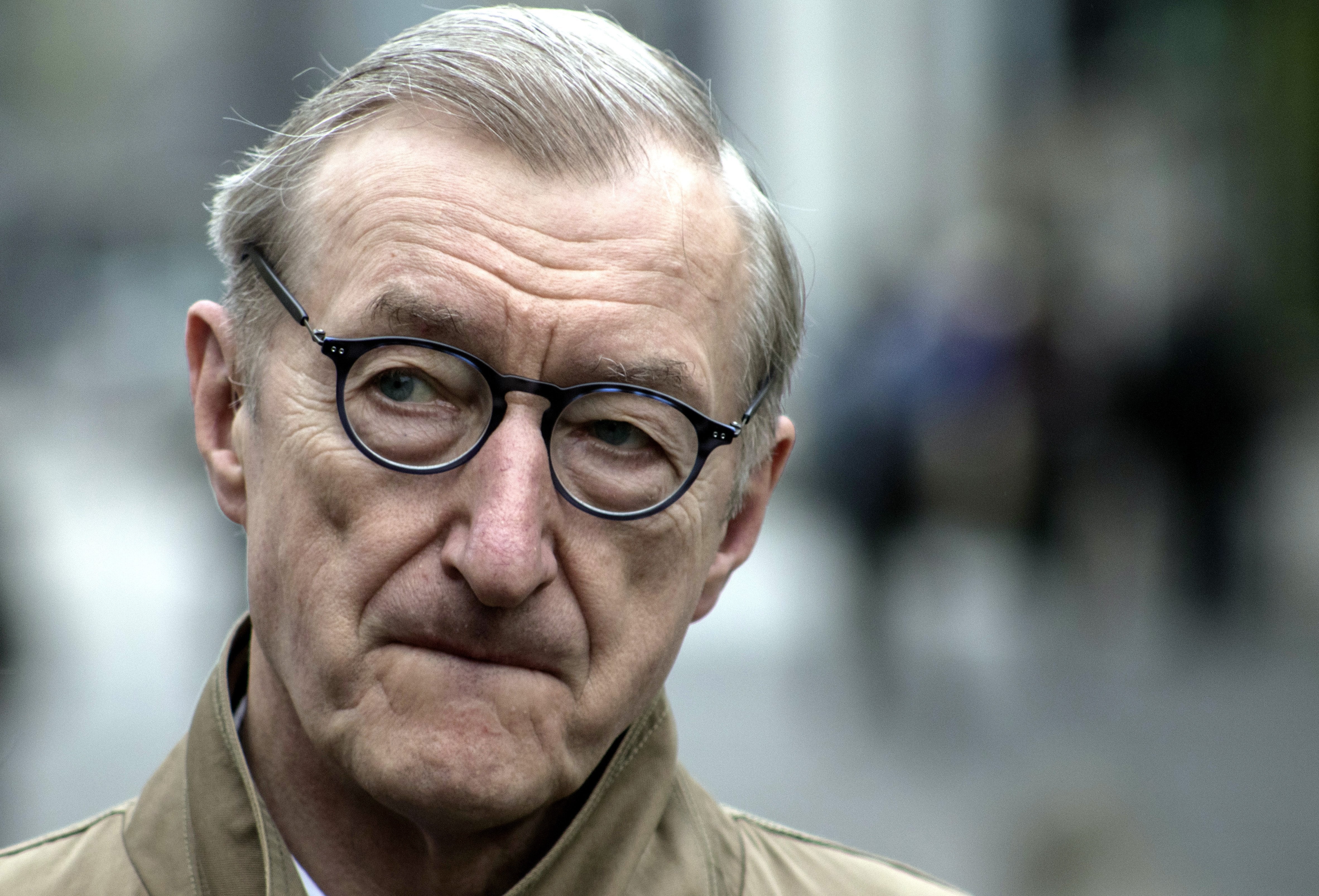 Julian Barnes: “Me he vuelto más de izquierda porque el centro se desplazó a la derecha”