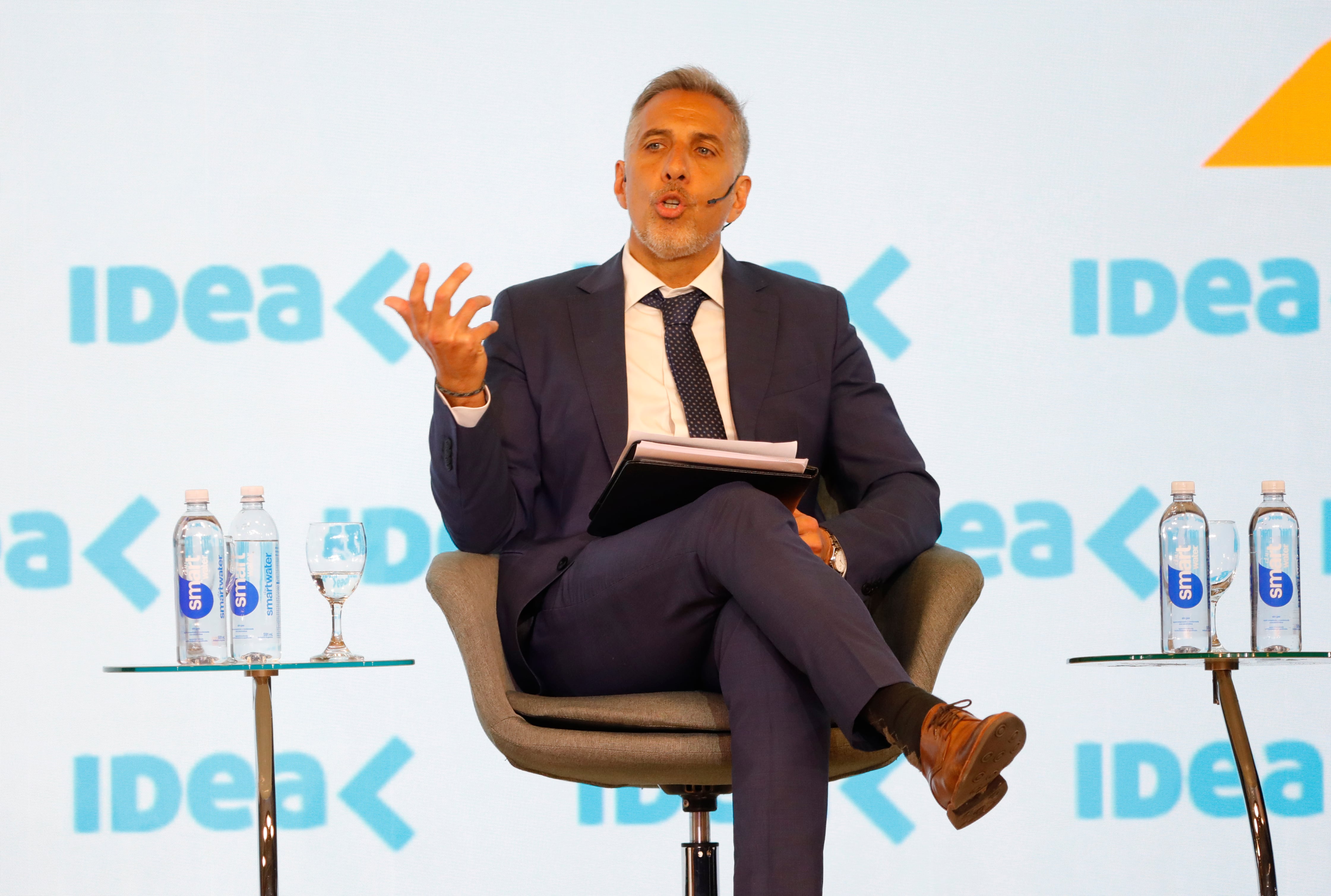 El fiscal Diego Luciani se convirtió en la estrella del Coloquio de IDEA en Mar del Plata y recibió un extenso aplauso