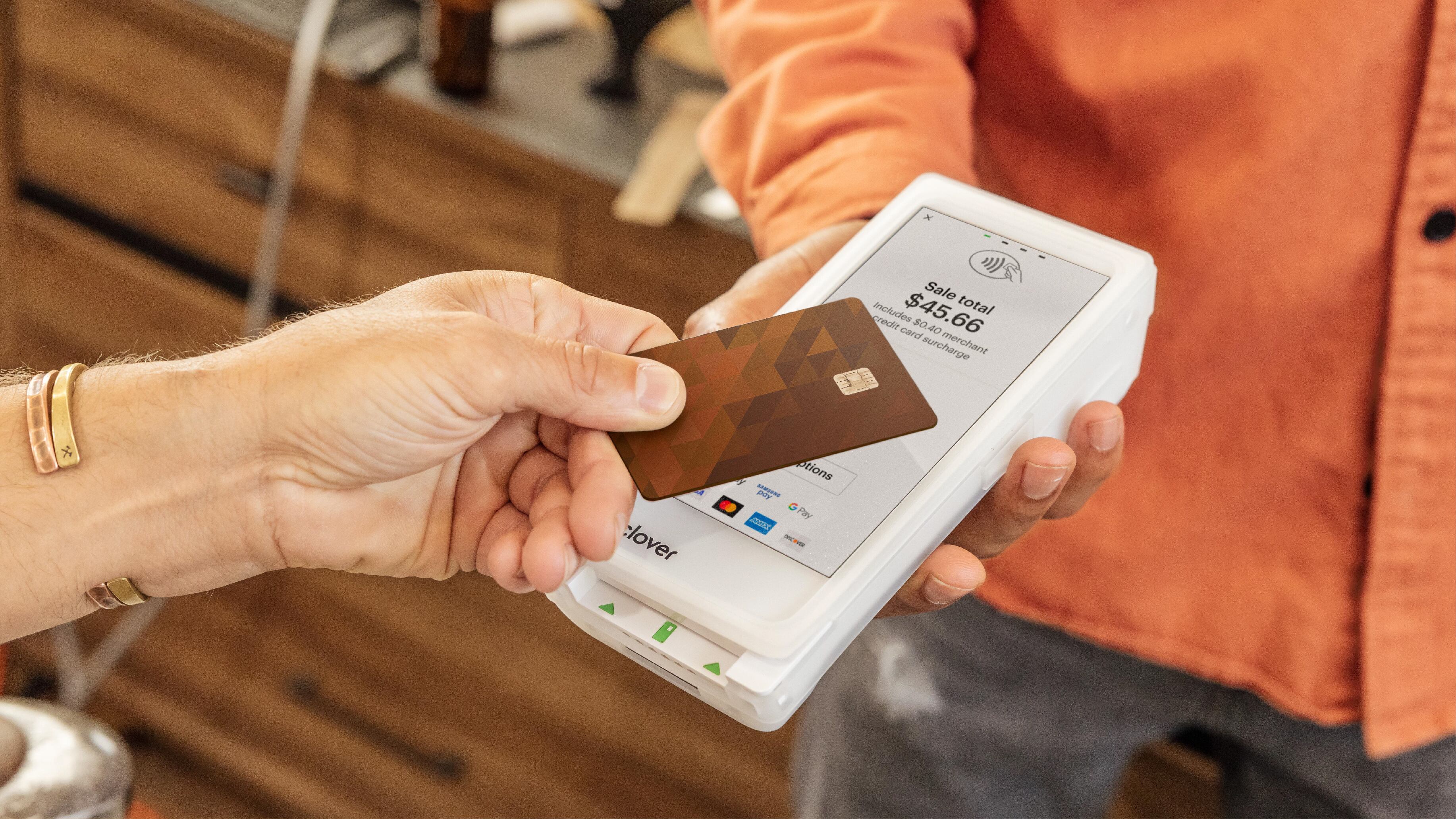 El efectivo pierde terreno: el 79% de los argentinos ya usa pagos digitales