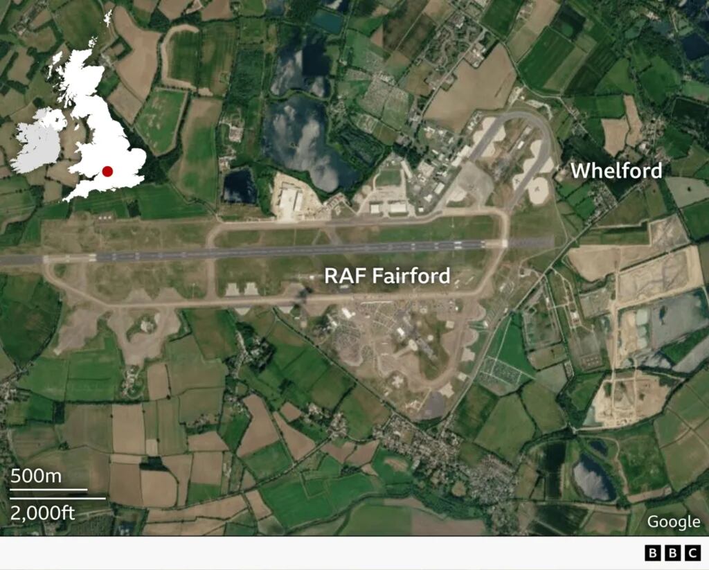 La base aérea de Fairford (RAF Fairford) está situada en la frontera entre Gloucestershire y Wiltshire
