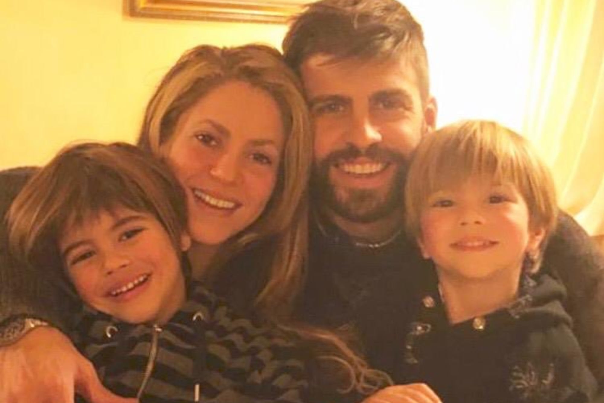 Shakira y Piqué con sus dos hijos, Milán y Sasha