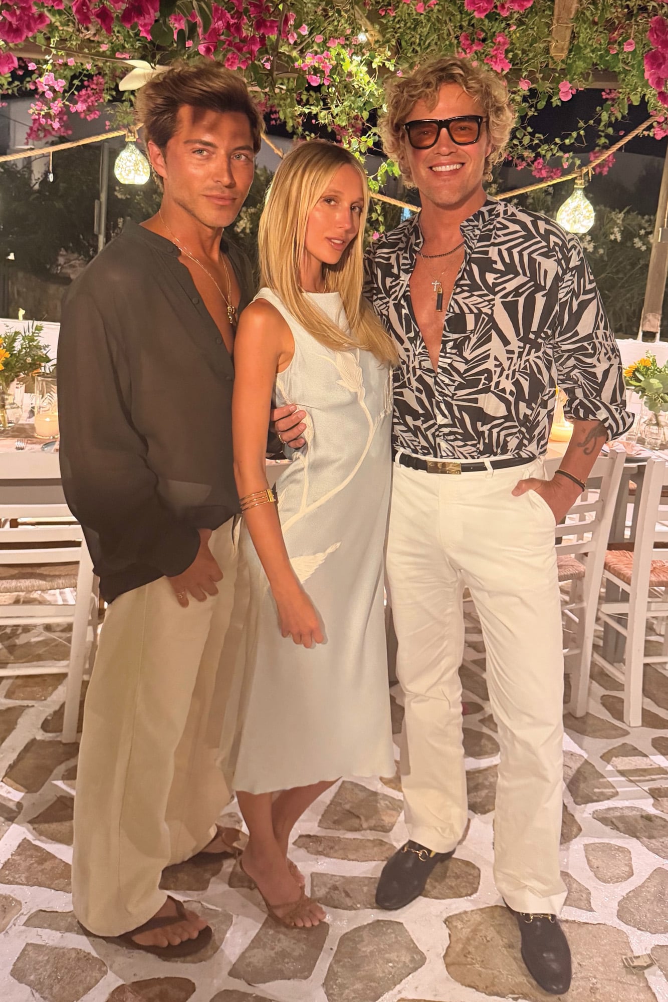 La royal influencer junto al joven empresario Evangelo
Bousis y el diseñador noruego Peter Dundas