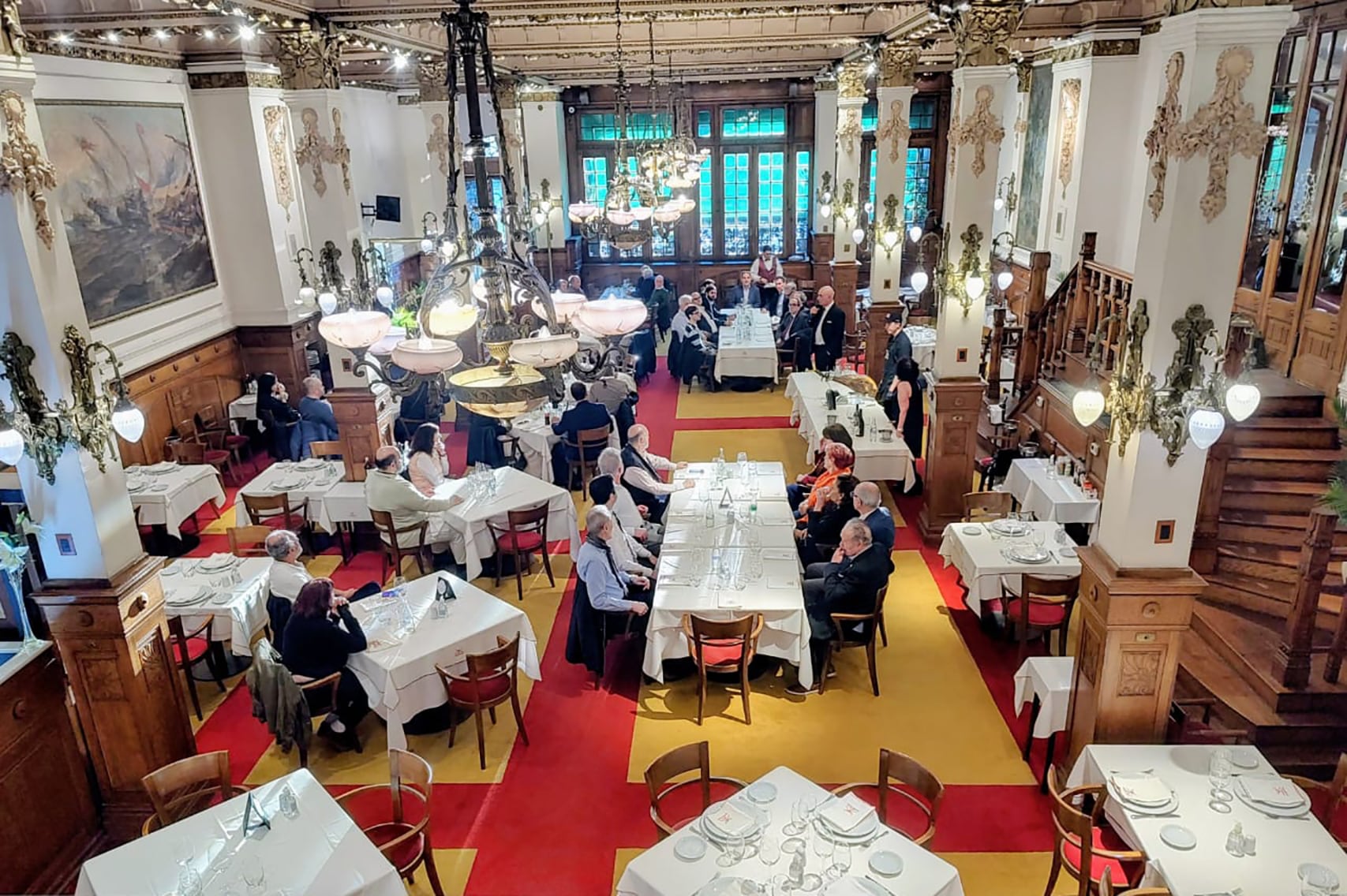 El amplio salón comedor para un centenar de comensales
