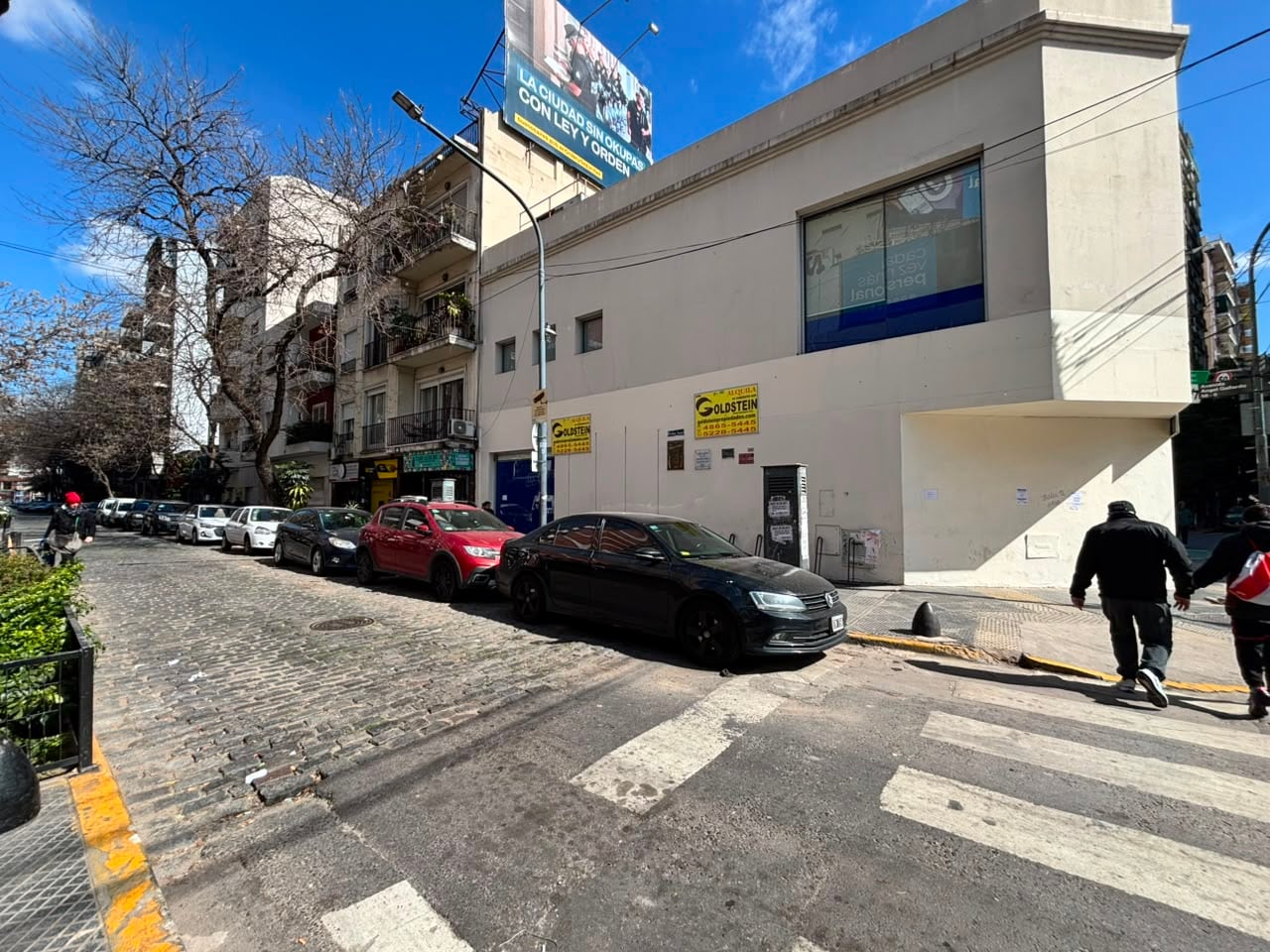 Sin rastros, hoy, del equipo generador que permaneció más de dos meses en la calle Aníbal Troilo
