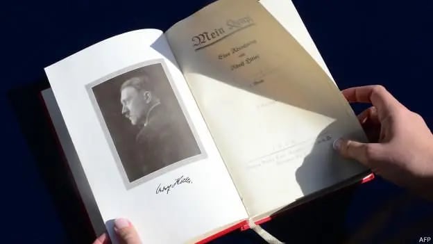 Hitler hizo una fortuna con su libro. Se estima que sólo en Alemania se vendieron 12 millones de copias.