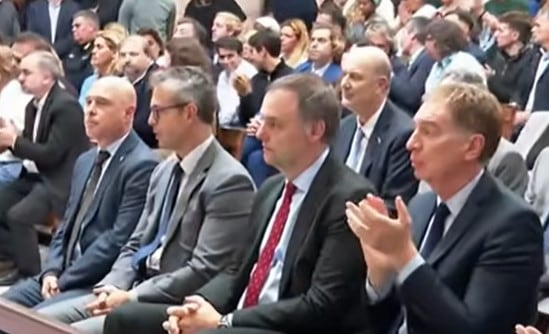 La Iglesia rinde homenaje al papa Francisco a un año de su muerte, con Adorni y Kicillof