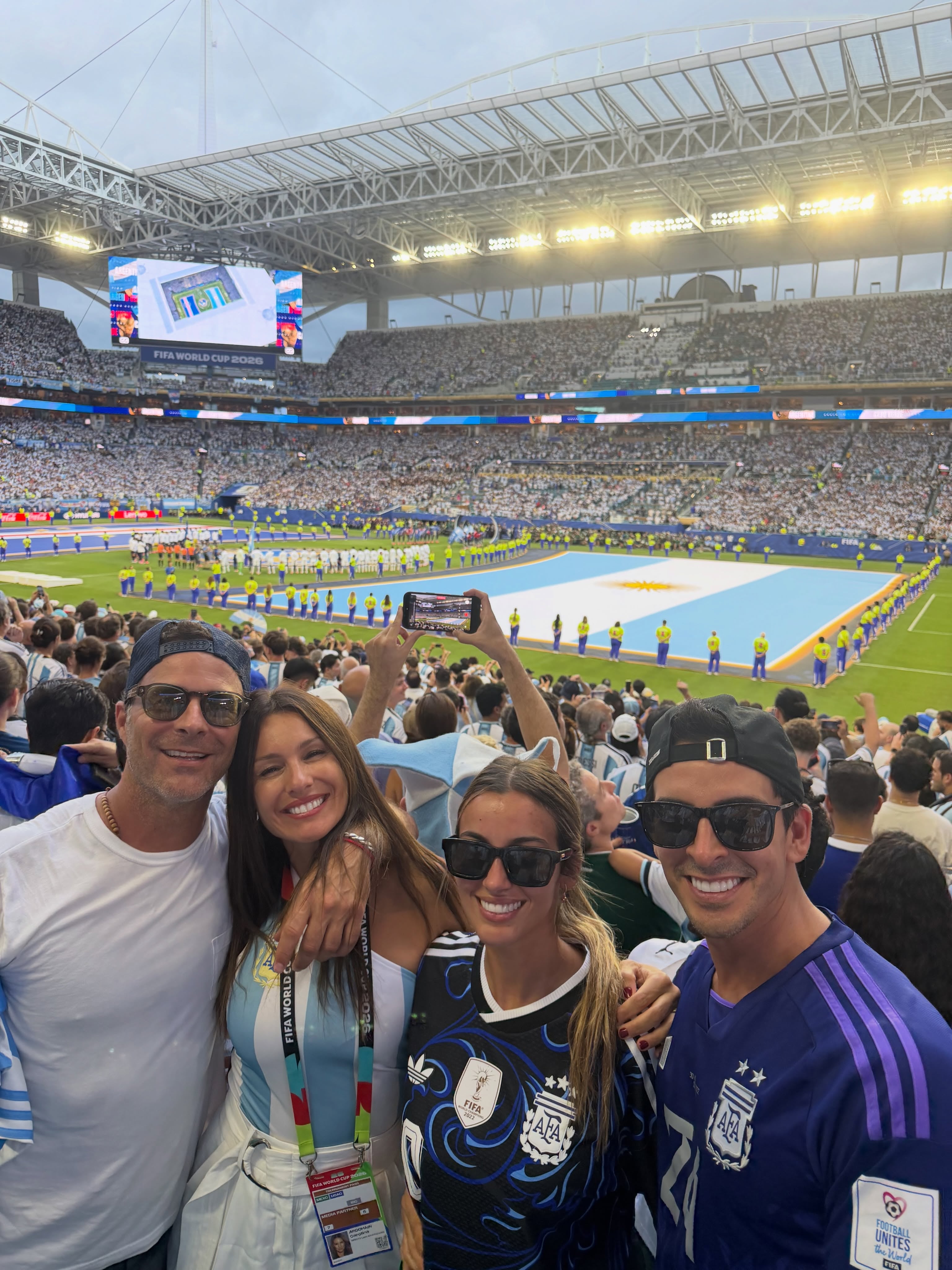 Pampita y Martín Pepa disfrutaron de la selección argentina en Miami: fotos, risas y un alocado festejo 6 Martín Pepa y Pampita junto a Guillermo Ardohain, hermano de la modelo, y su pareja Malena (Foto: Instagram @pampitaoficial)