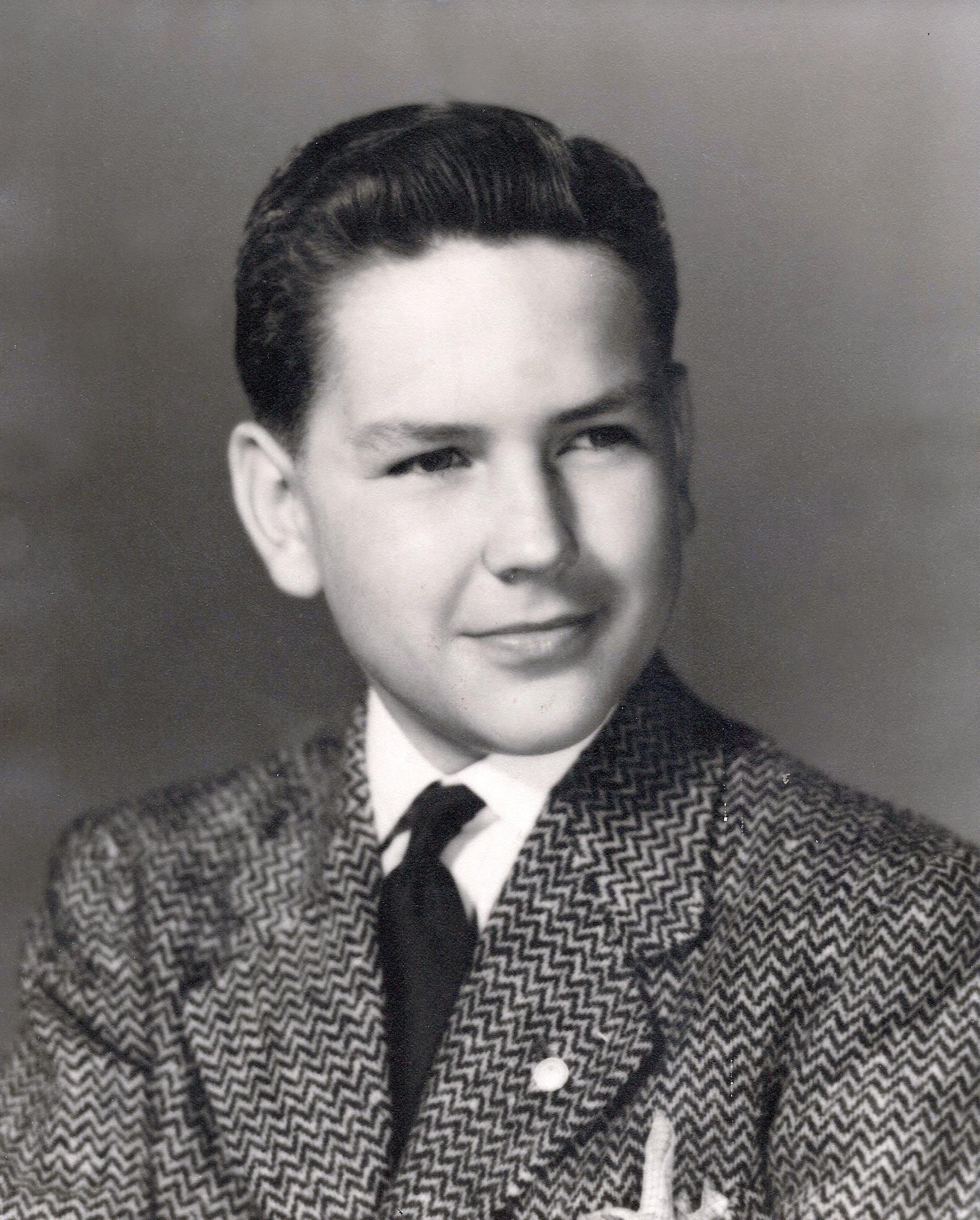 En 1945, Nelson obtuvo su licenciatura en ciencias biológicas básicas y posteriormente obtuvo un doctorado