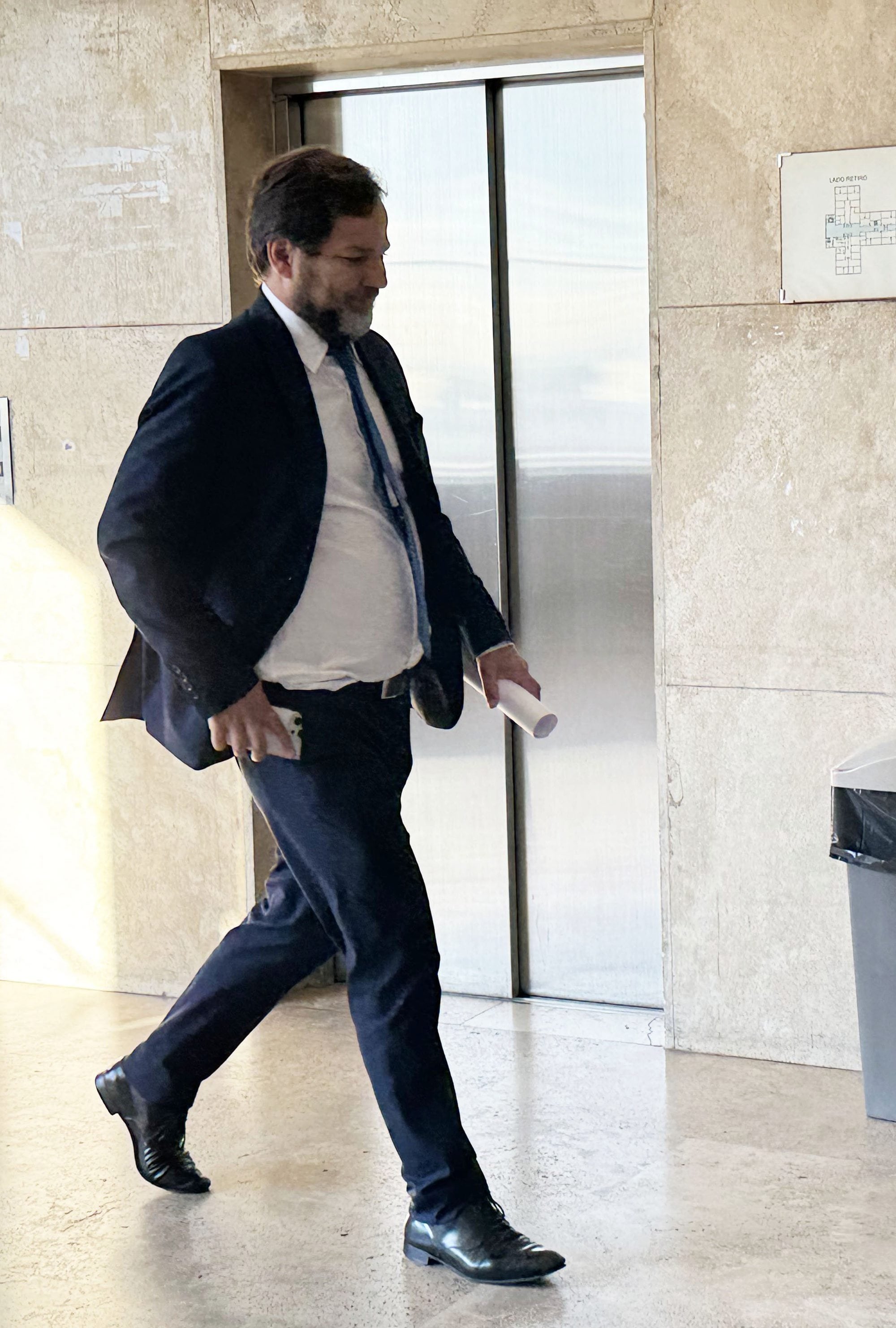 Matías Ledesma, el abogado de Adorni, en los tribunales de Comodoro Py