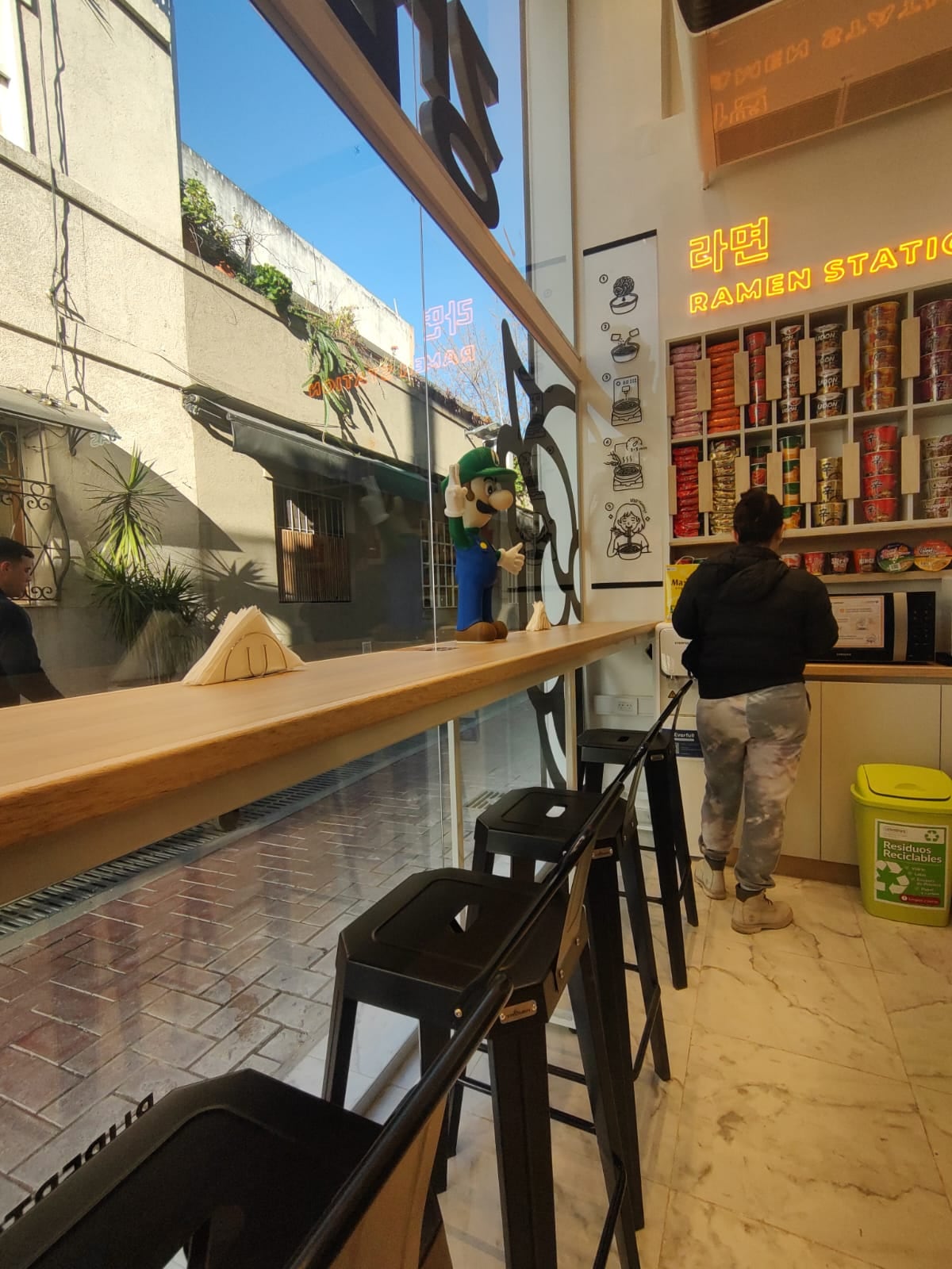 Gangnam Express, en Ruperto Godoy, el tradicional pasaje del barrio coreano