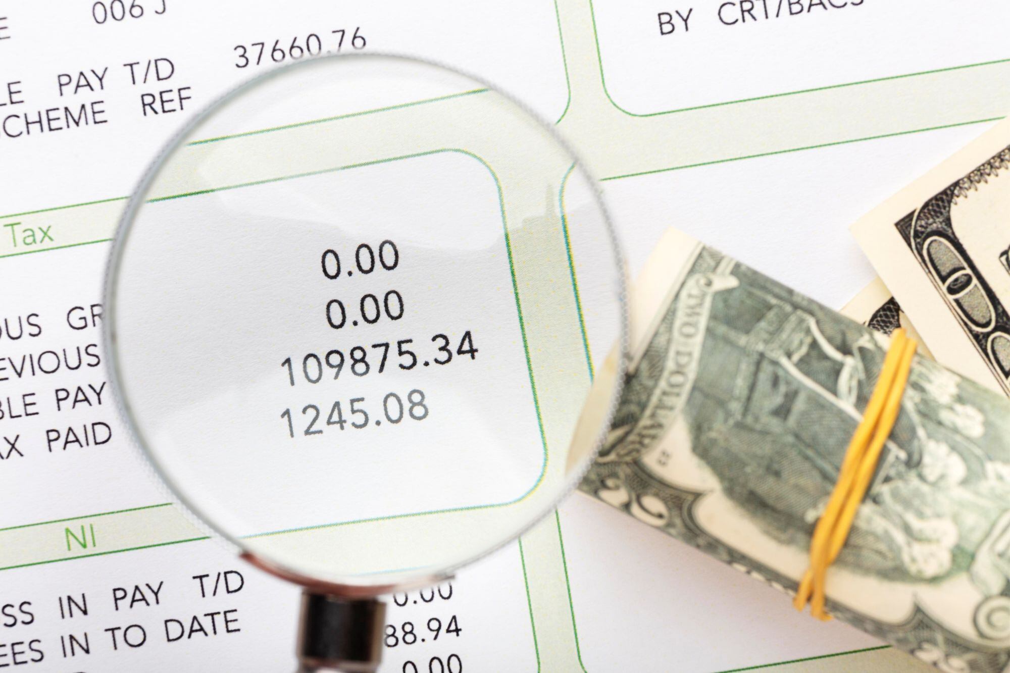 El IRS puede embargar una cuenta bancaria si se presentan deudas y se omiten los avisos recibidos