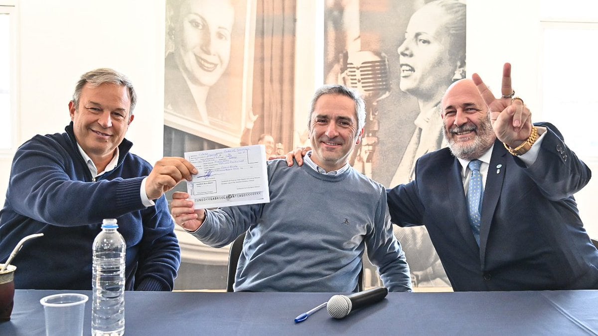 Cascallares, Larroque y Cúneo, al formalizar la afiliación al PJ bonaerense del excandidato a diputado nacional