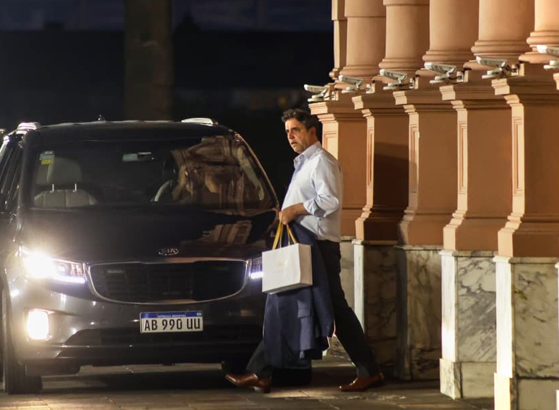 El ministro del Interior, Lisandro Catalán, intenta retomar el diálogo con los gobernadores