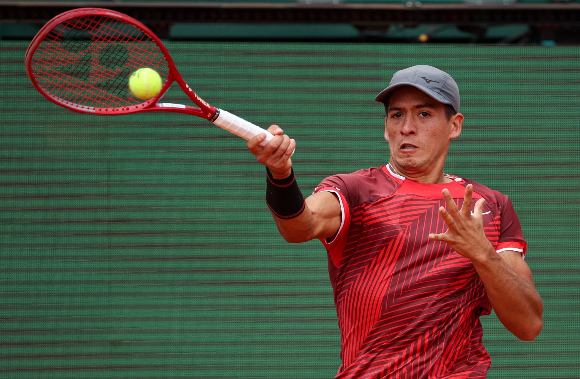 Sebastián Báez debutó con una victoria en Roma y amplió a 6-0 su récord frente a estadounidenses en el año