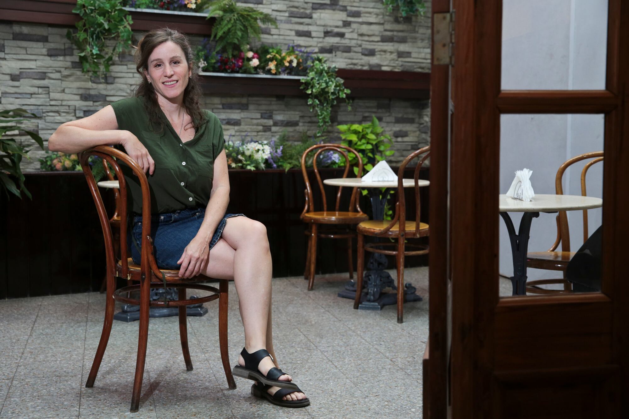 Los mandatos también pueden ser felices -y dulces-; de eso habla La heladería, la obra que Ana Scannapieco escribió y protagoniza