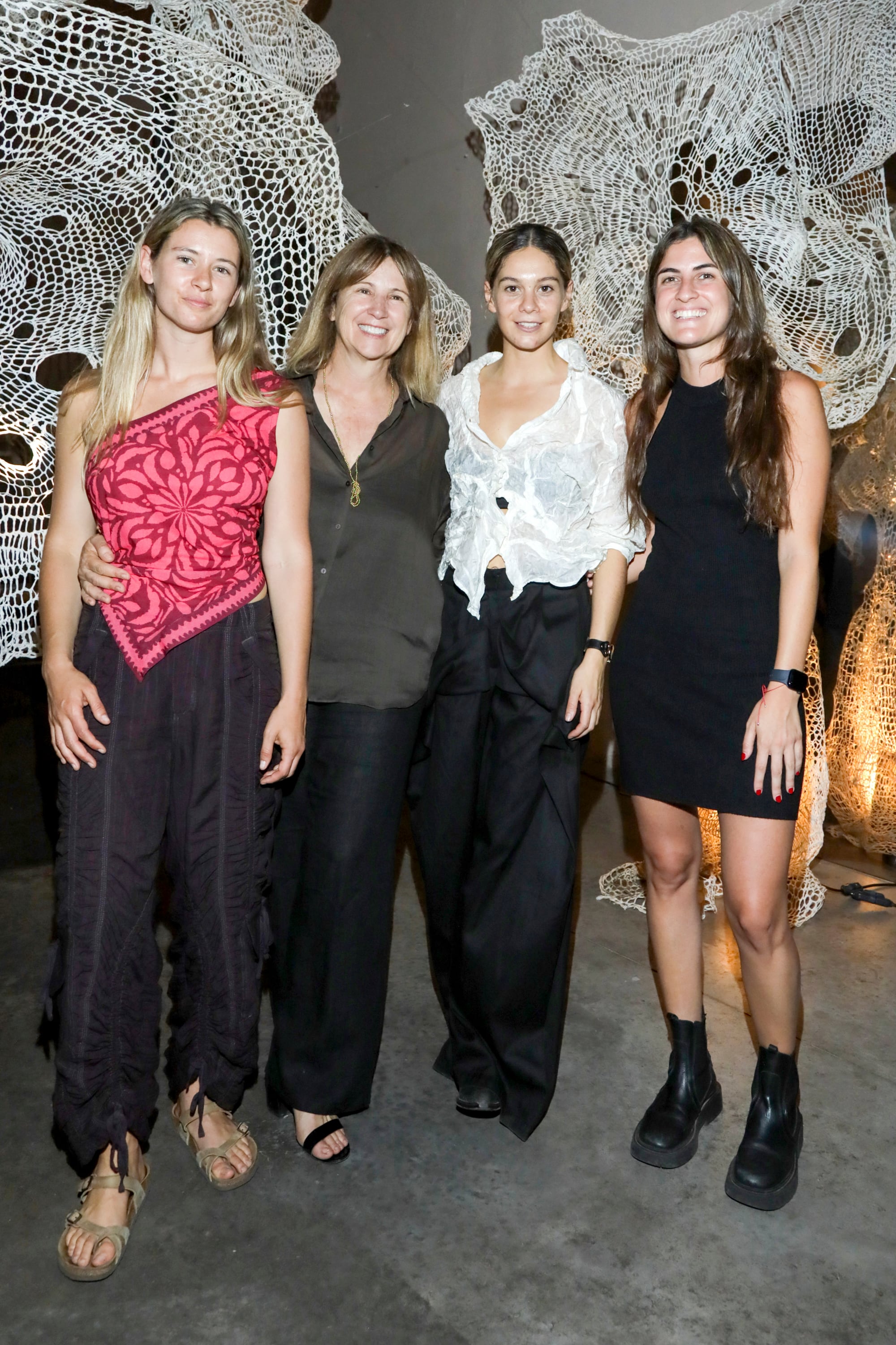Milagros junto a Isabel Apellaniz, Martina Barzi y Juana de Apellaniz