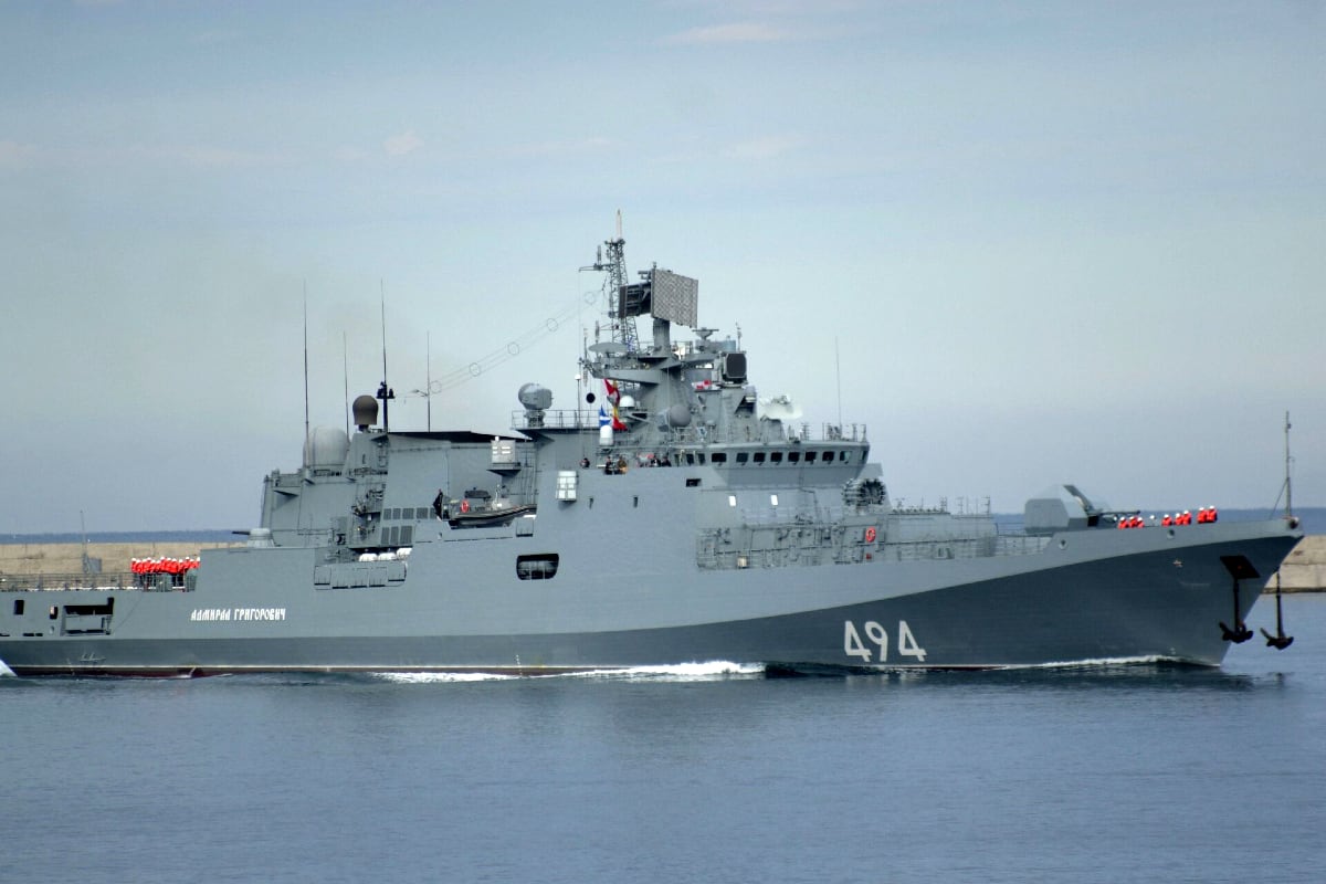 Un barco de guerra ruso disparó tiros de advertencia a un yate de bandera británica en el Canal de la Mancha