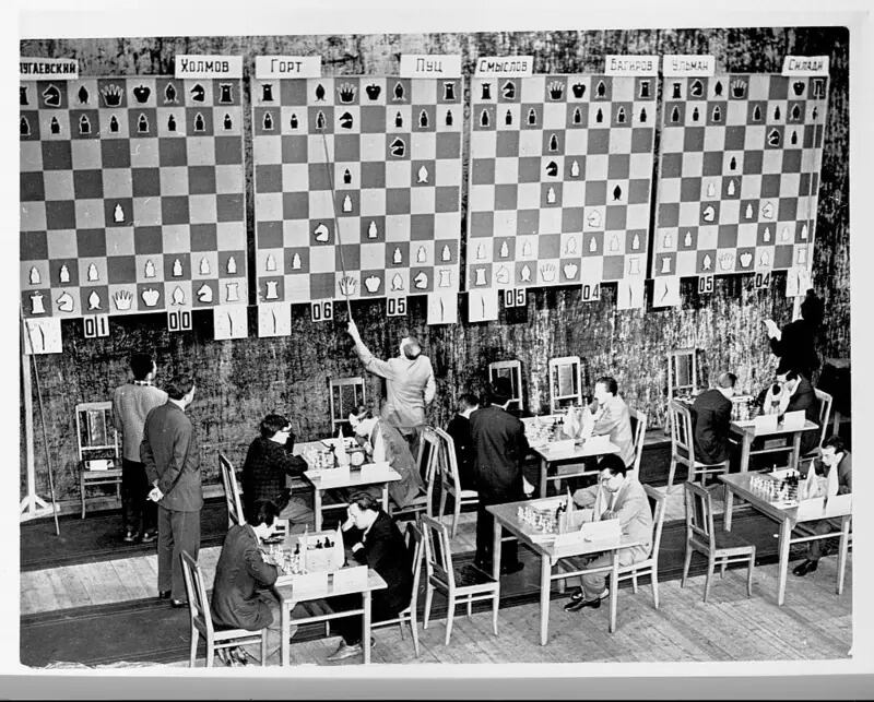 El ajedrez era un juego tremendamente popular en la Unión Soviética, donde se fomentaba su estudio desde la infancia