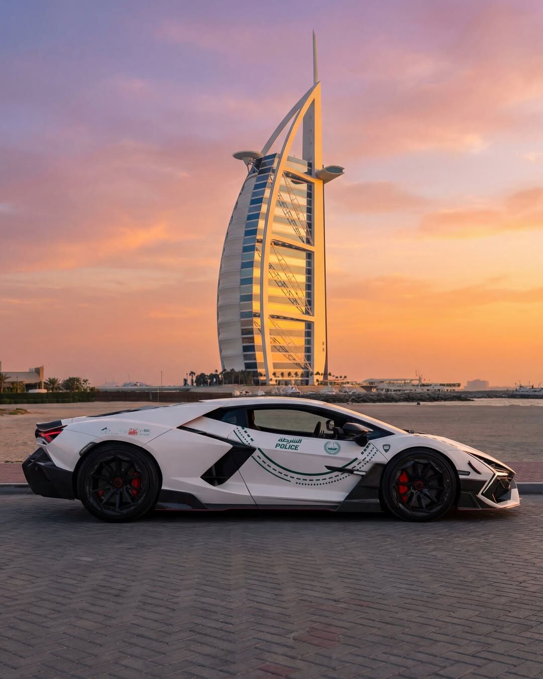 El superdeportivo no solo cumplirá funciones de vigilancia, sino que actuará como un embajador tecnológico (créditos: Mansory)