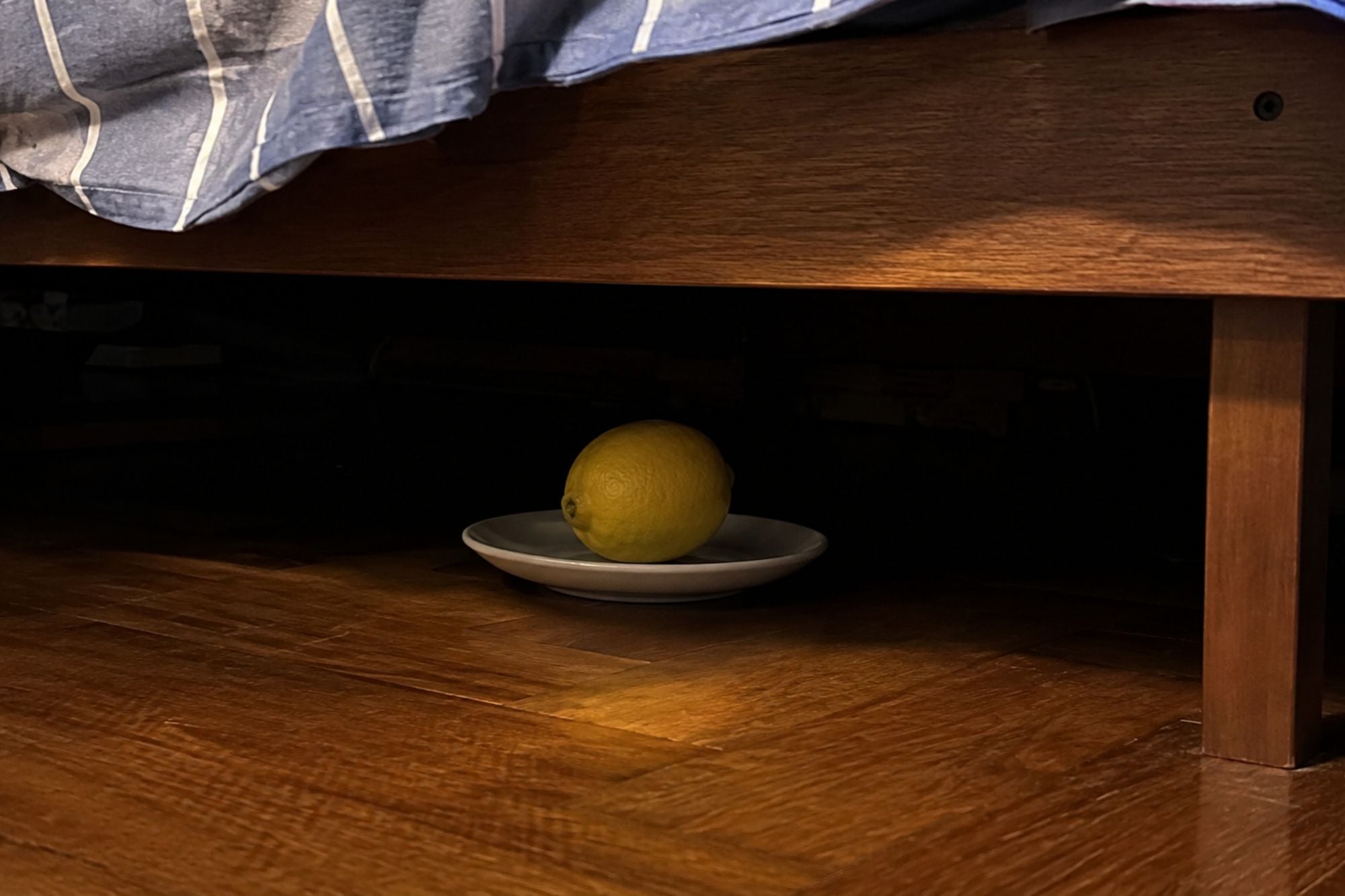 Por qué hay que colocar un limón abajo de la cama antes de dormir